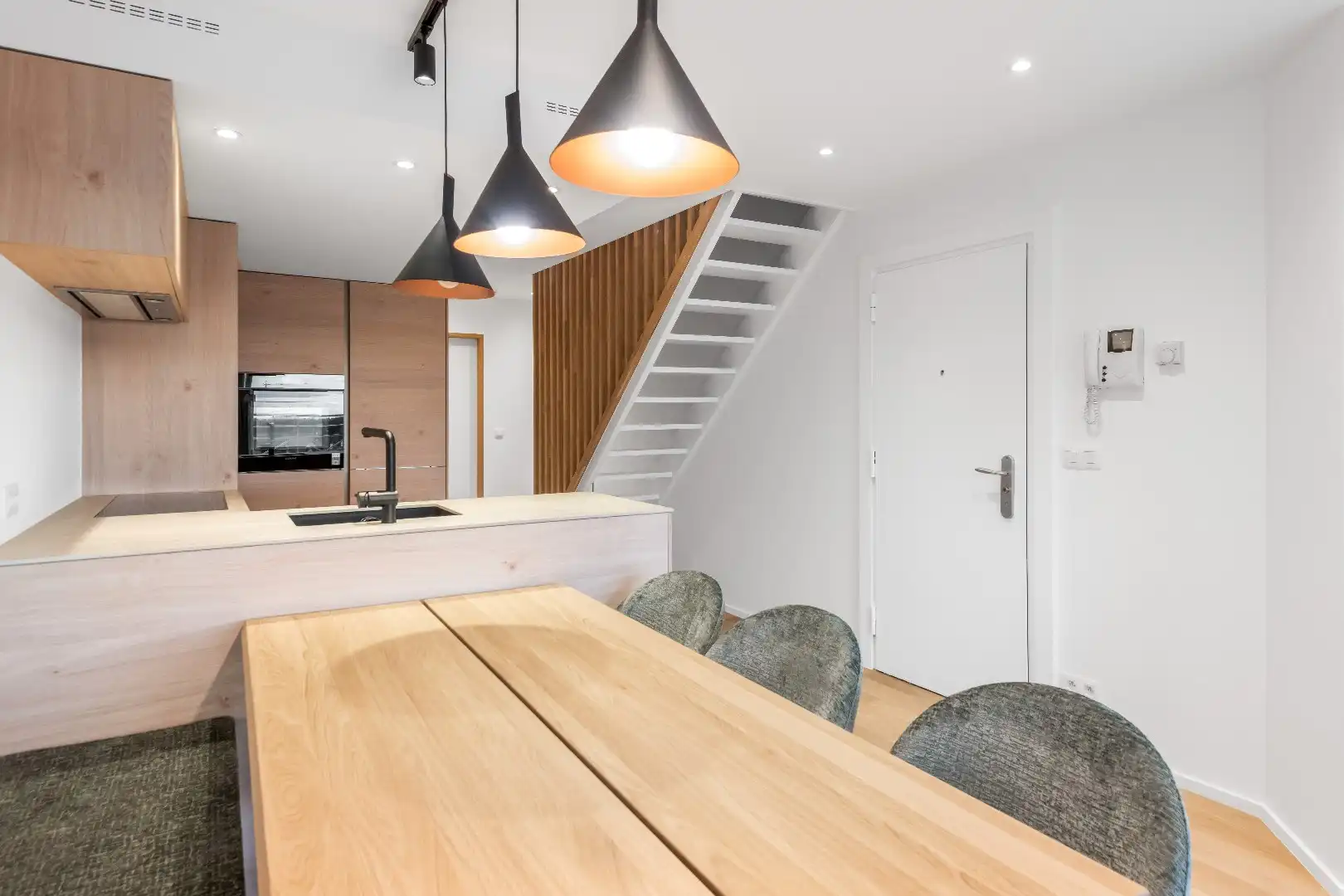 Heel mooi vernieuwd duplexdakapp. met een prachtig zonneterras gelegen op de Kustlaan in hartje Zoute. foto 7