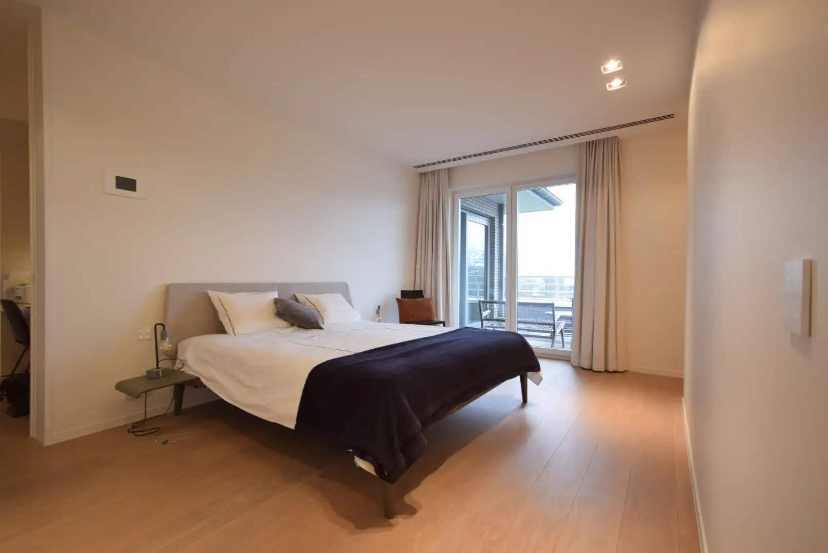 UNIEK EN ZEER HOOGSTAAND AFGEWERKT PENTHOUSE AAN HET STERREBOS foto 10