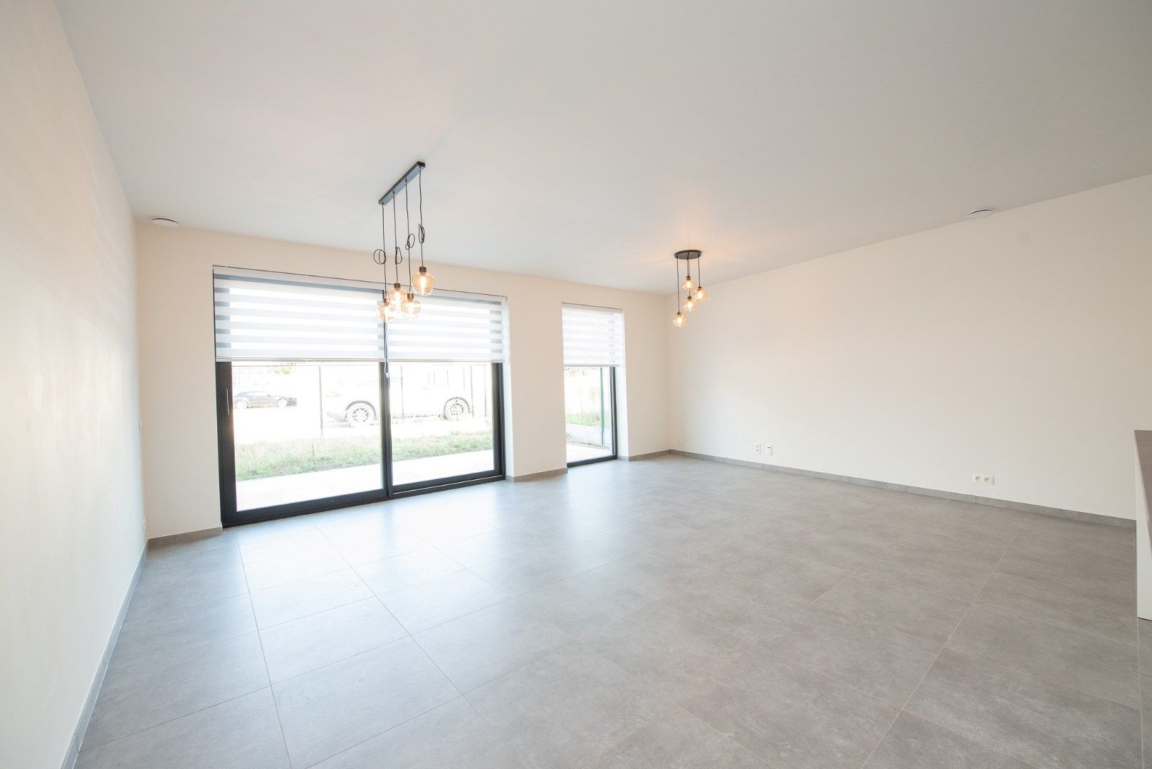 Ruim gelijkvloers nieuwbouwappartement met garage TE HUUR in Waregem! foto 5