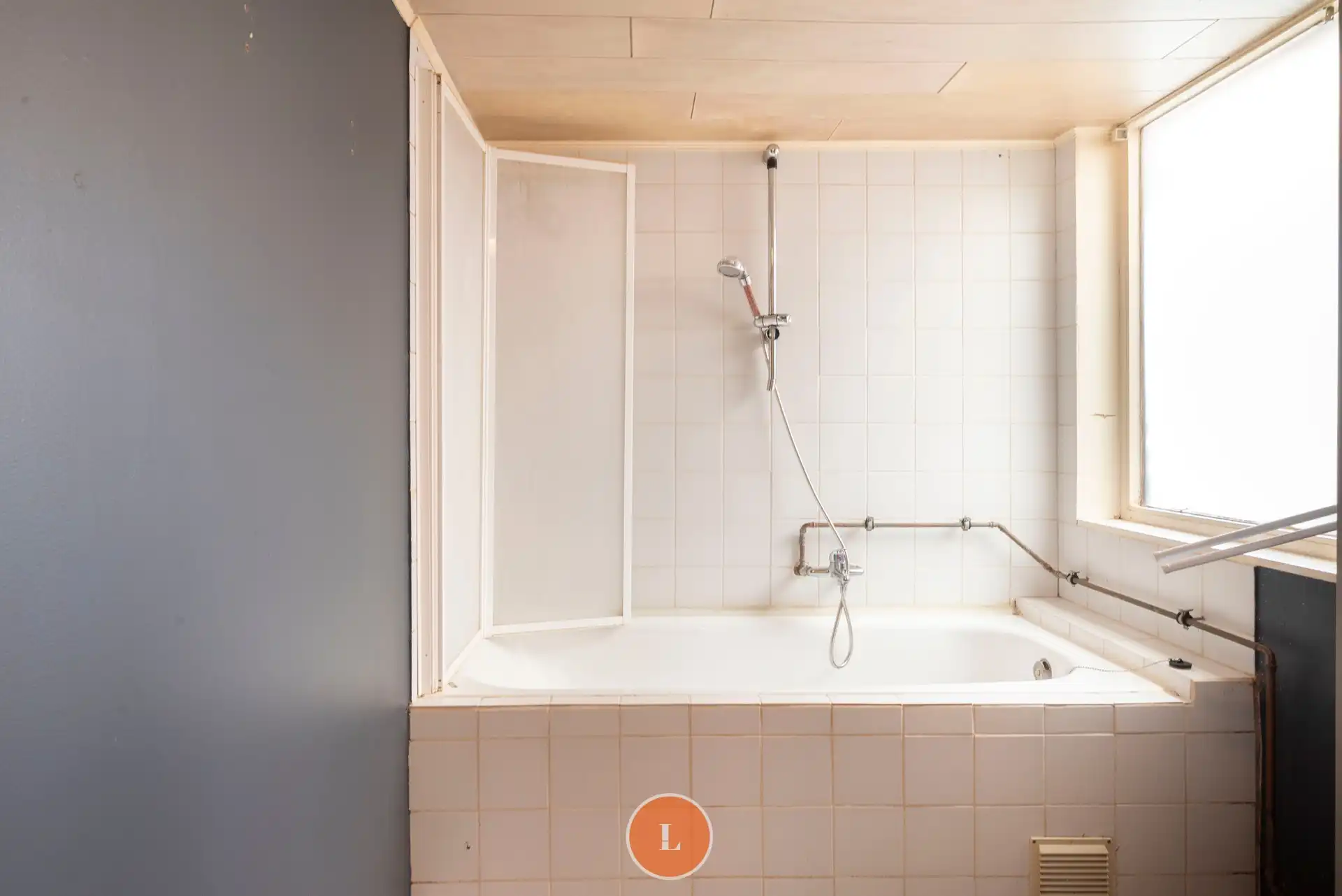 Op te frissen stadswoning met 2 slaapkamers, ruime zolder en gezellige stadstuin. foto 5