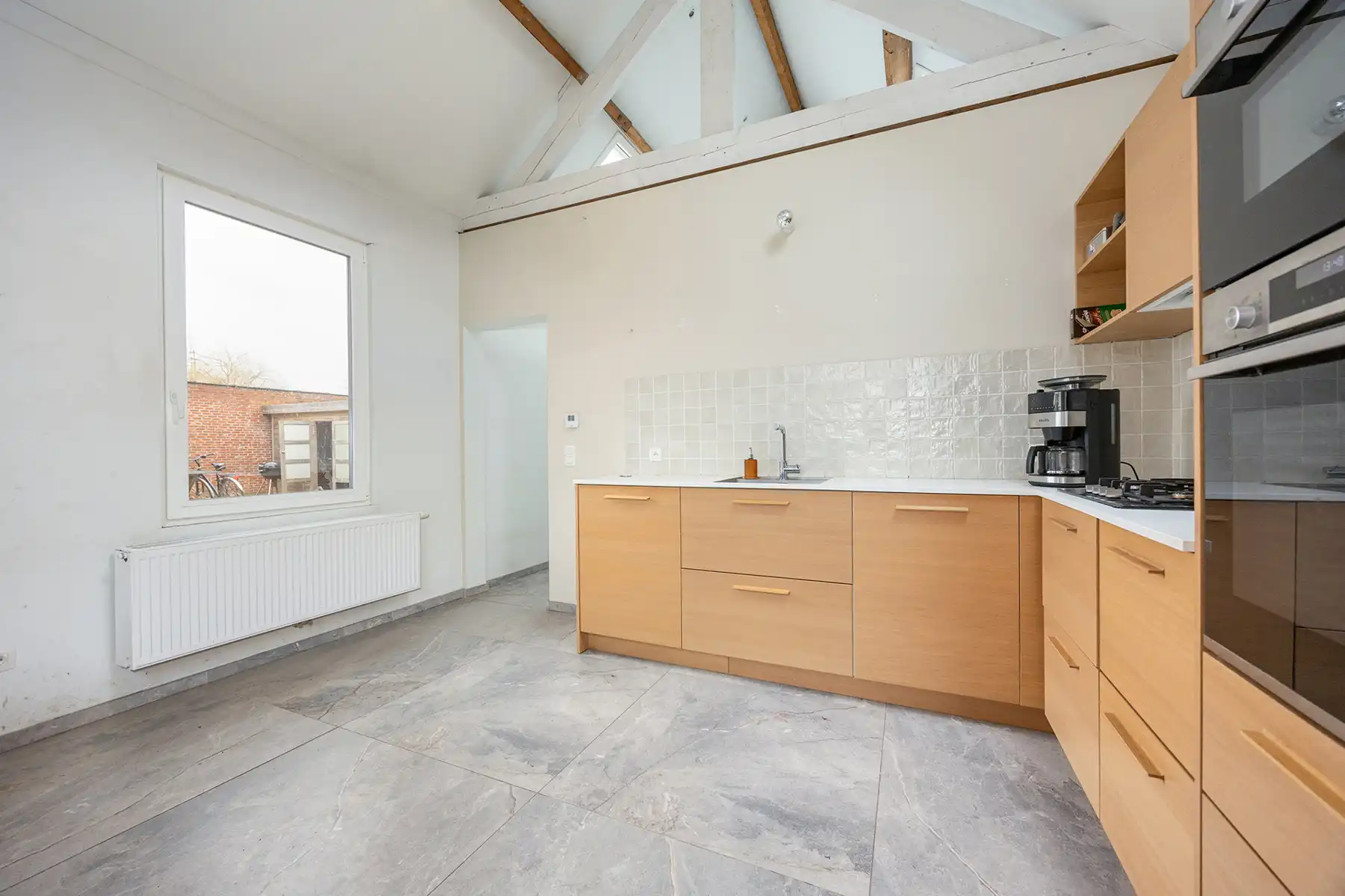 Ruime gezinswoning met tuin en 4 slaapkamers. foto 6