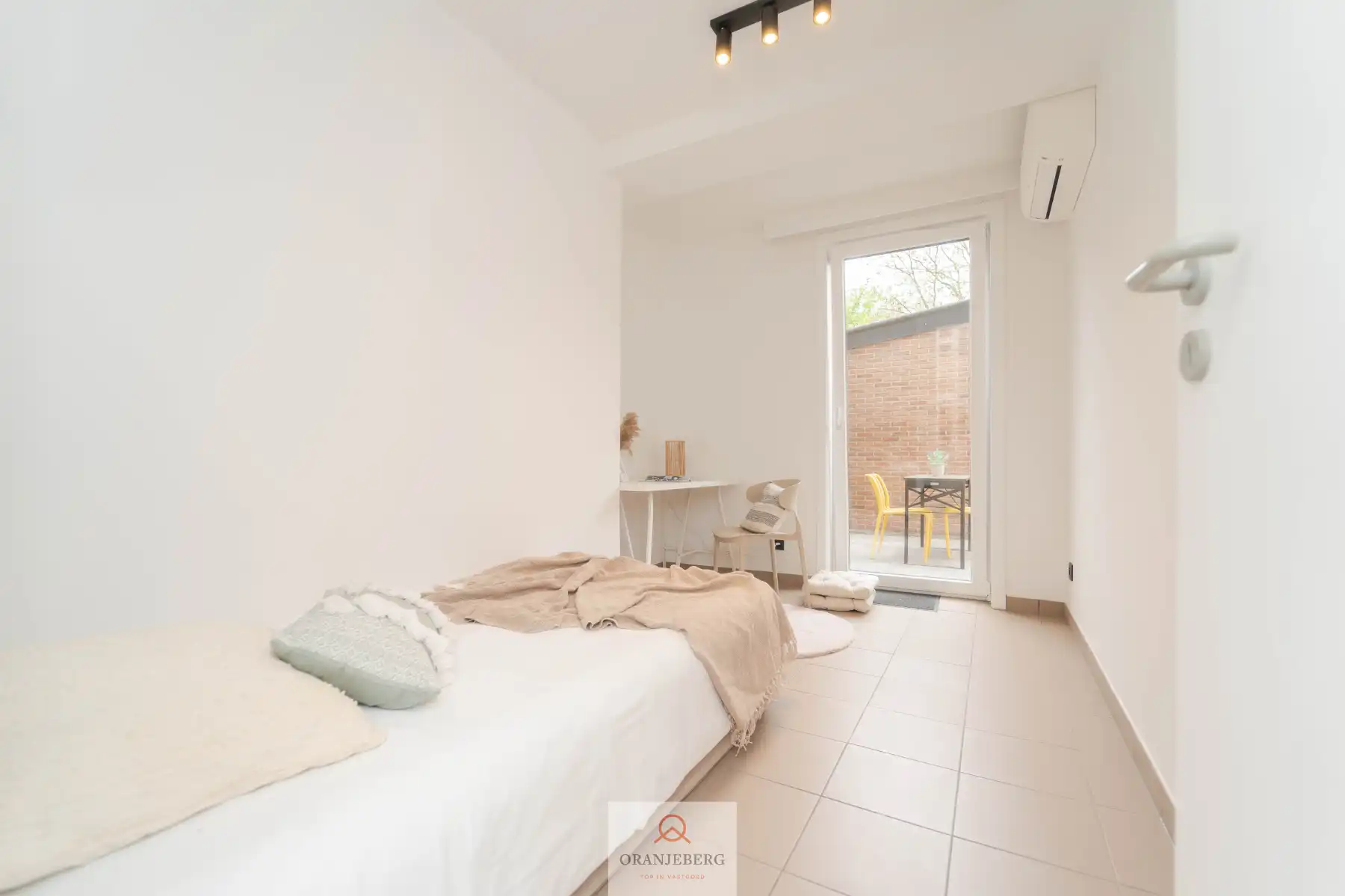 Lichtrijk gelijkvloers 2-slpk appartement met terras, Wondelgem! foto 13