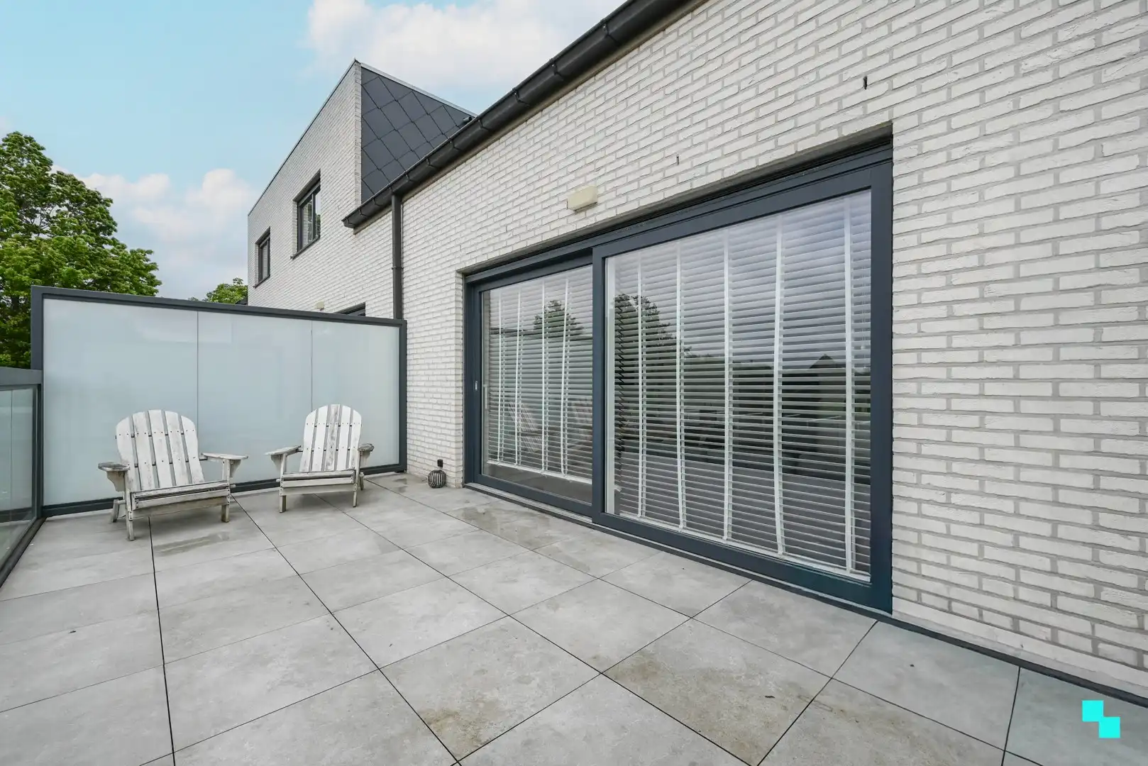 Recent appartement met terras en carport foto 14