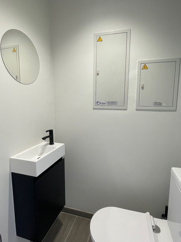 Gerenoveerd 2-kamerduplexappartement met overdekte autostaanplaats foto 3
