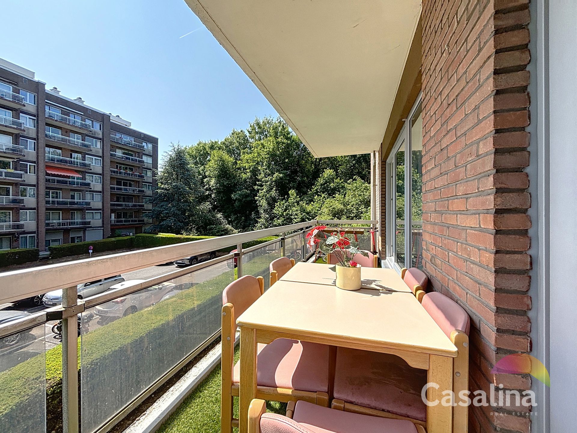 Ruim drie slaapkamer appartement met terras  foto 2