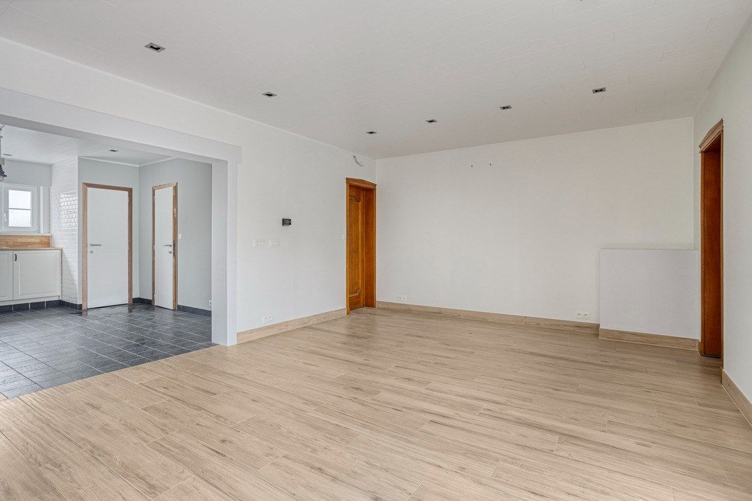 Halfopen bebouwing met werkplaats en loods te koop te Vichte. foto 10