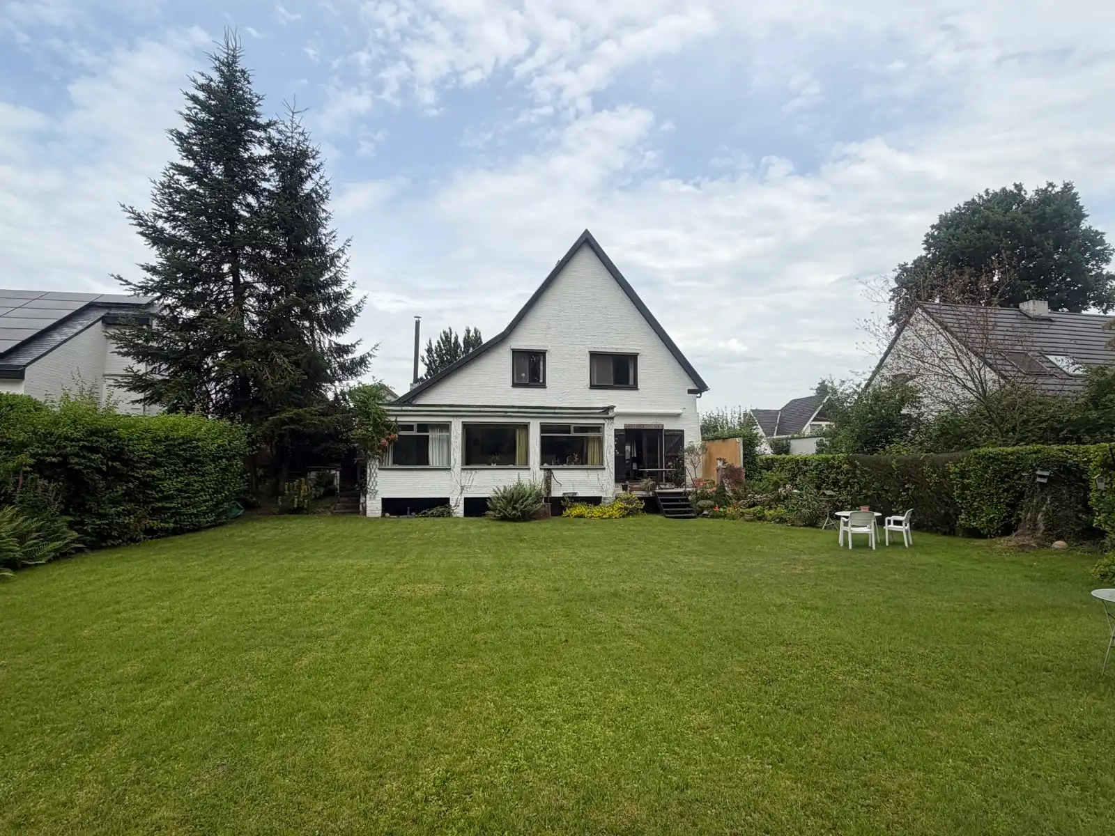 Charmante villa op ruim zuidgericht perceel van ca.14 are foto 3