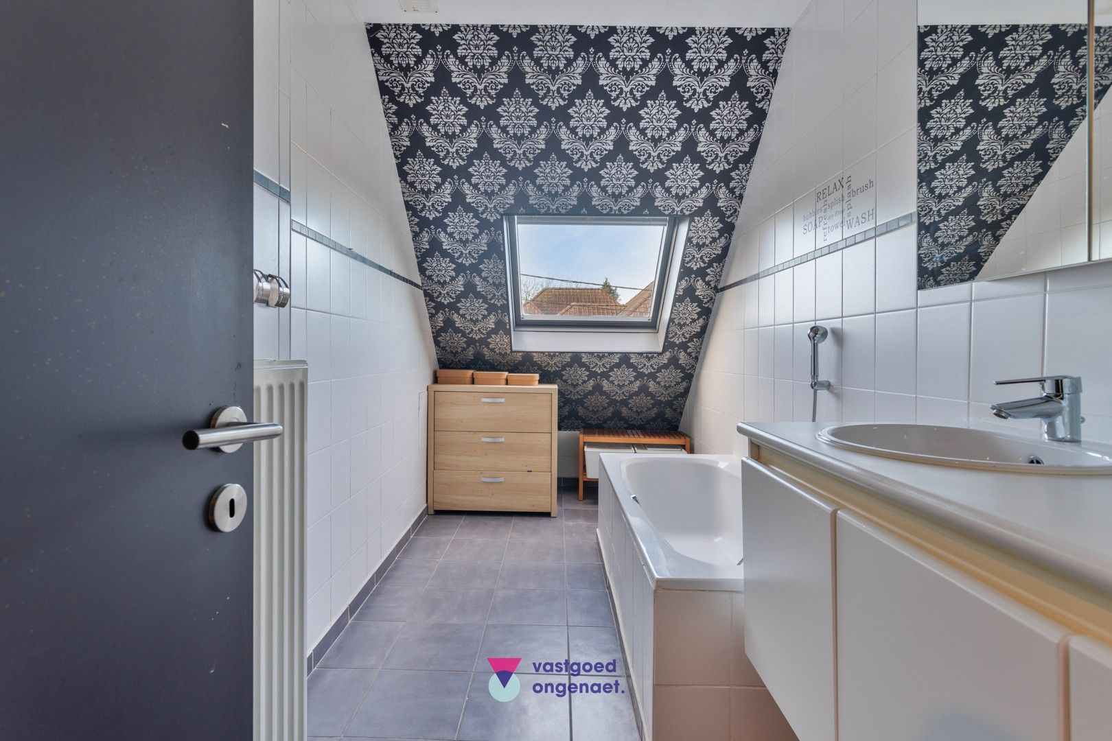 Ruime halfopen bebouwing met zonnige tuin foto 15