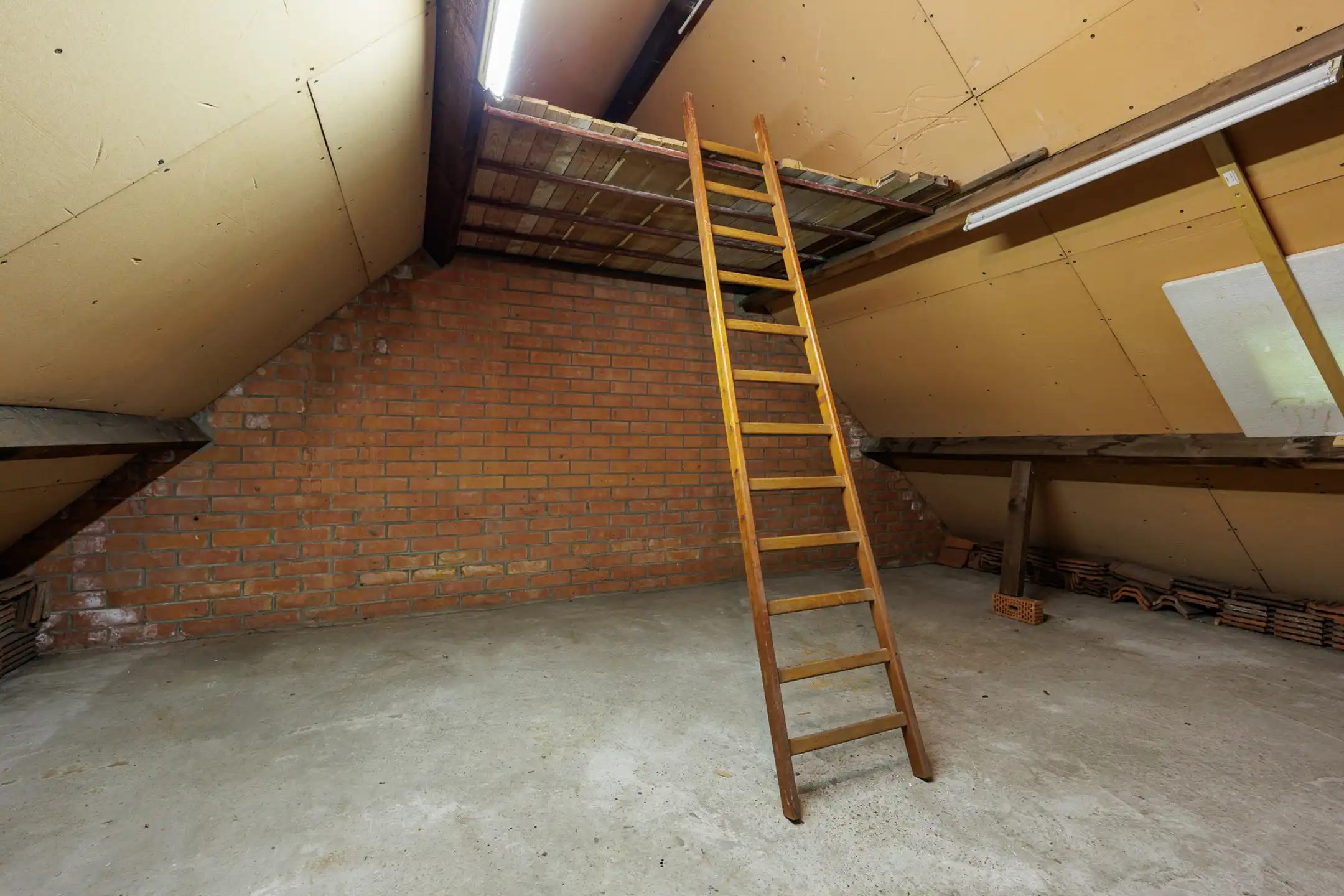 Te renoveren 3slpk-woning met 2 garages & tuin nabij centrum foto 20