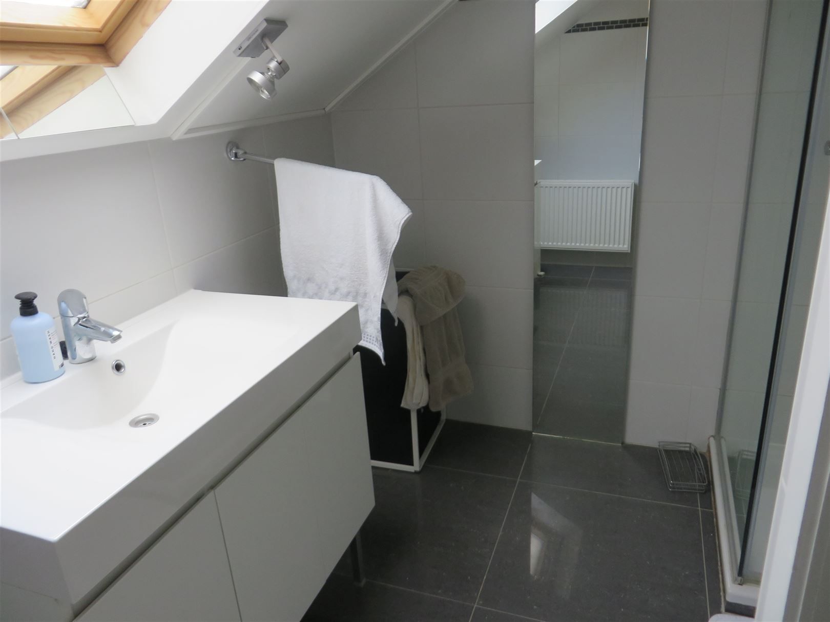 Duplex 2-slaapkamerappartement met terras! foto 8