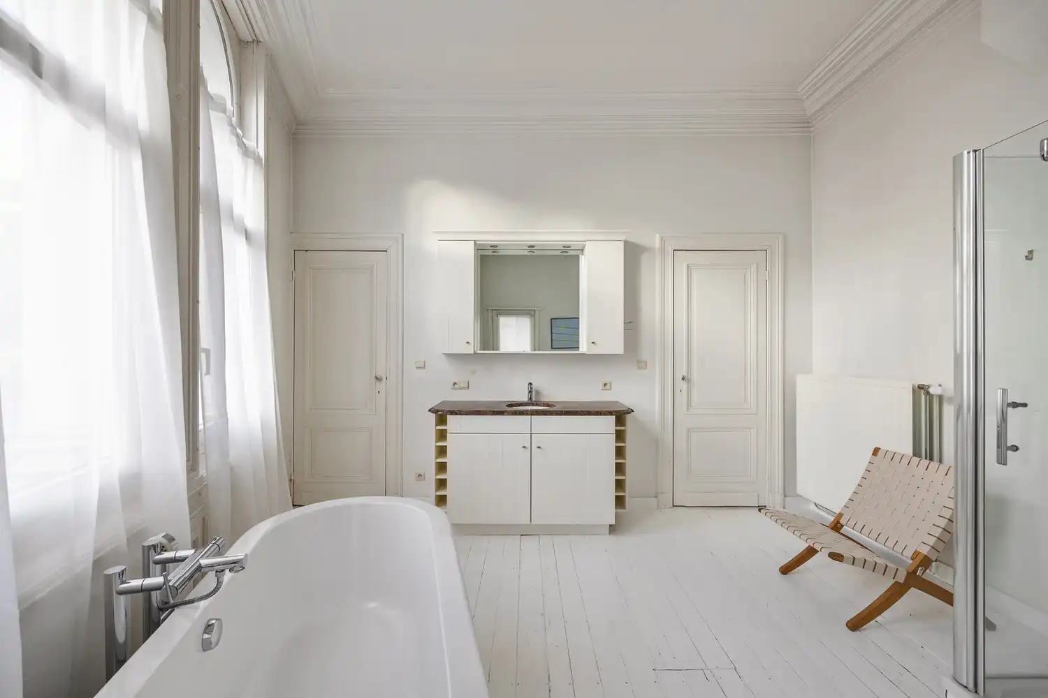Wonen in een beschermde hoekwoning van Jos Bascourt uit 1894 is wonen in een uniek stuk Zurenborg, zonder renovatieplicht foto 16