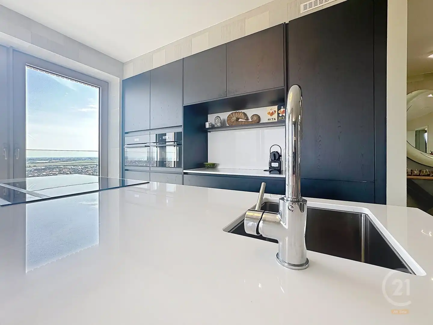 Exclusief nieuwbouw hoekappartement met panoramisch uitzicht en zijdelings zeezicht in Oostende foto 4