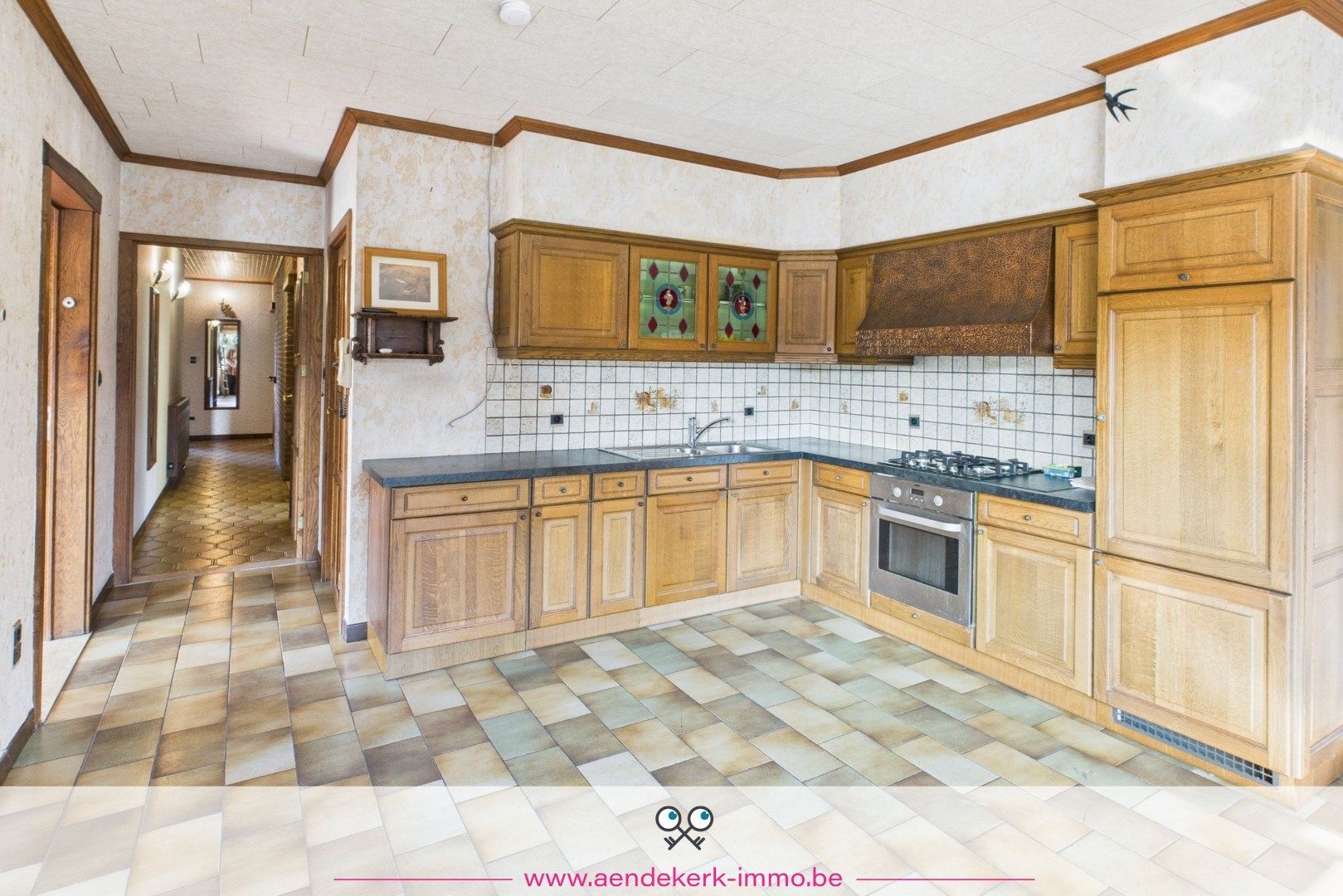 Ruime, te renoveren, woning met loods/stal in As foto 6
