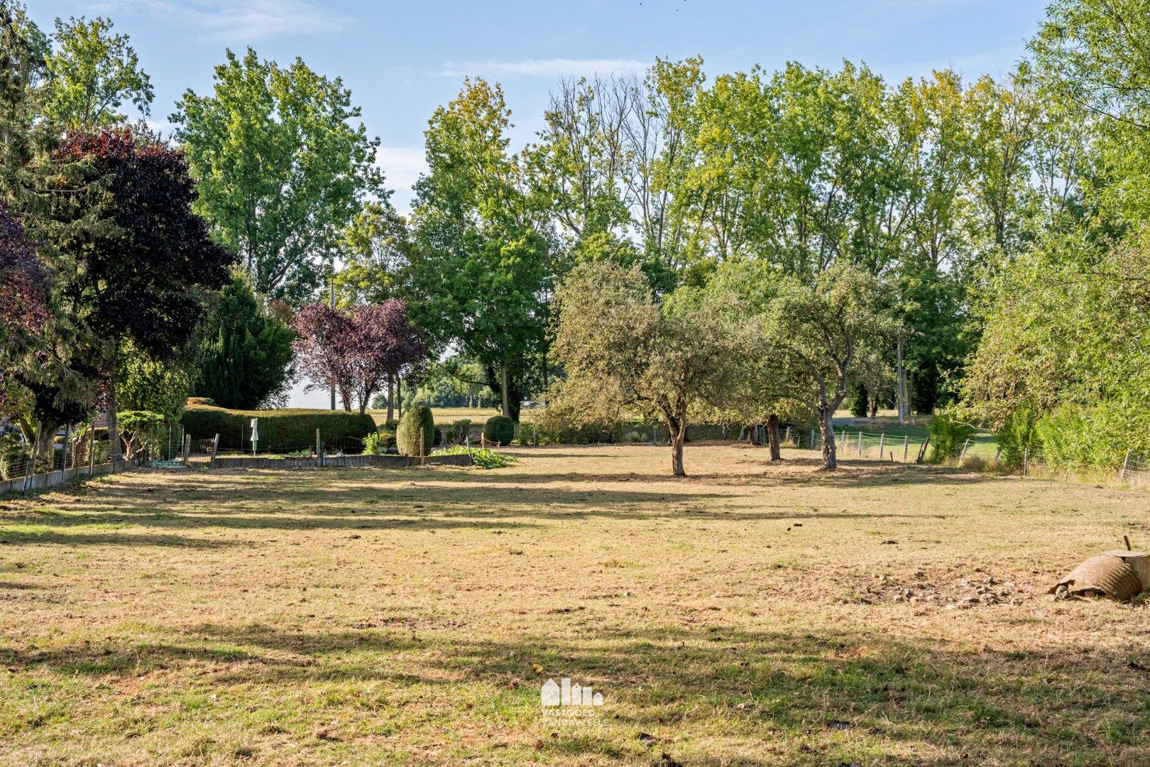 Woning met prachtig open zicht op tuin/weide en achterliggende velden – perceel van 1,67 HA foto 10