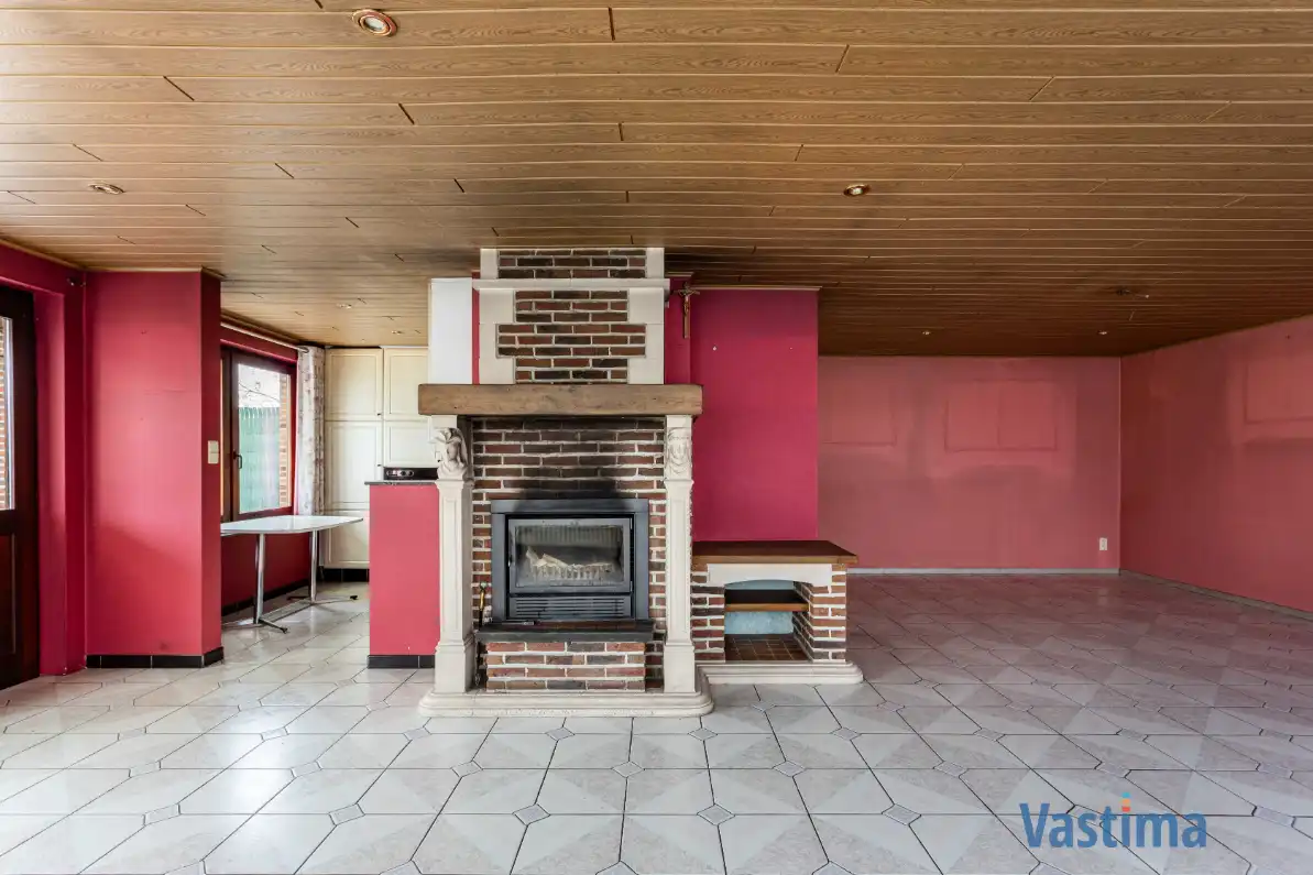 Ruime halfopen bungalow met grote kelder, 3 slaapkamers en zonnige tuin foto 12