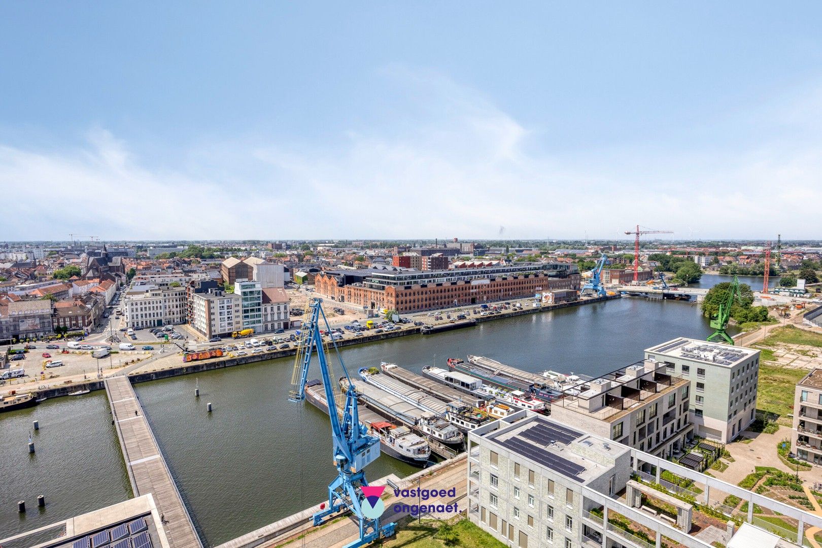 Exclusieve penthouse met zicht op water en stad foto 25