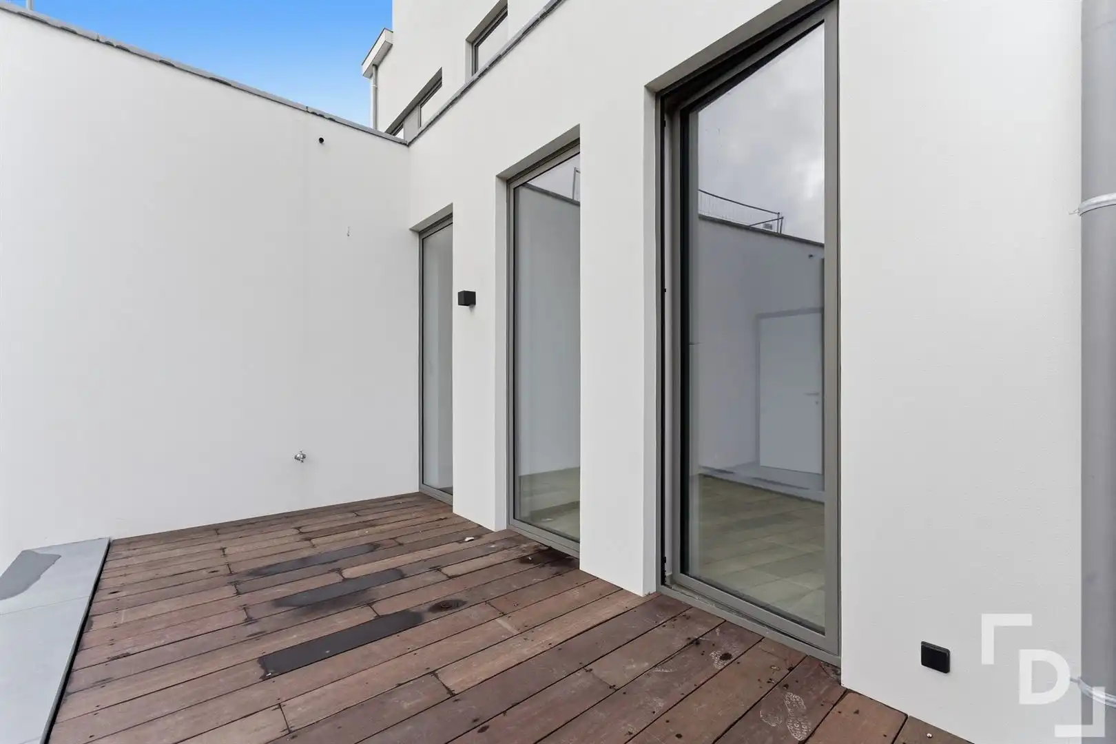 Nieuwbouwappartement met 2 terrassen te koop in centrum Ieper. foto 10