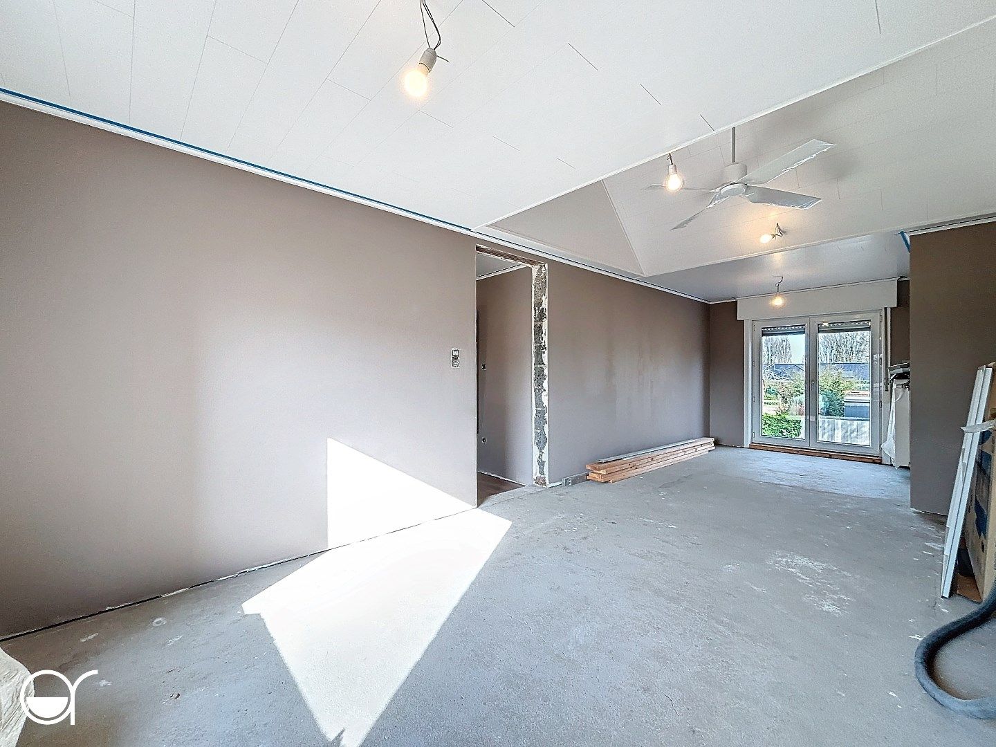 Ruime woning met vier slaapkamers, tuin, garage en mogelijkheid voor zelfstandige activiteit foto 20