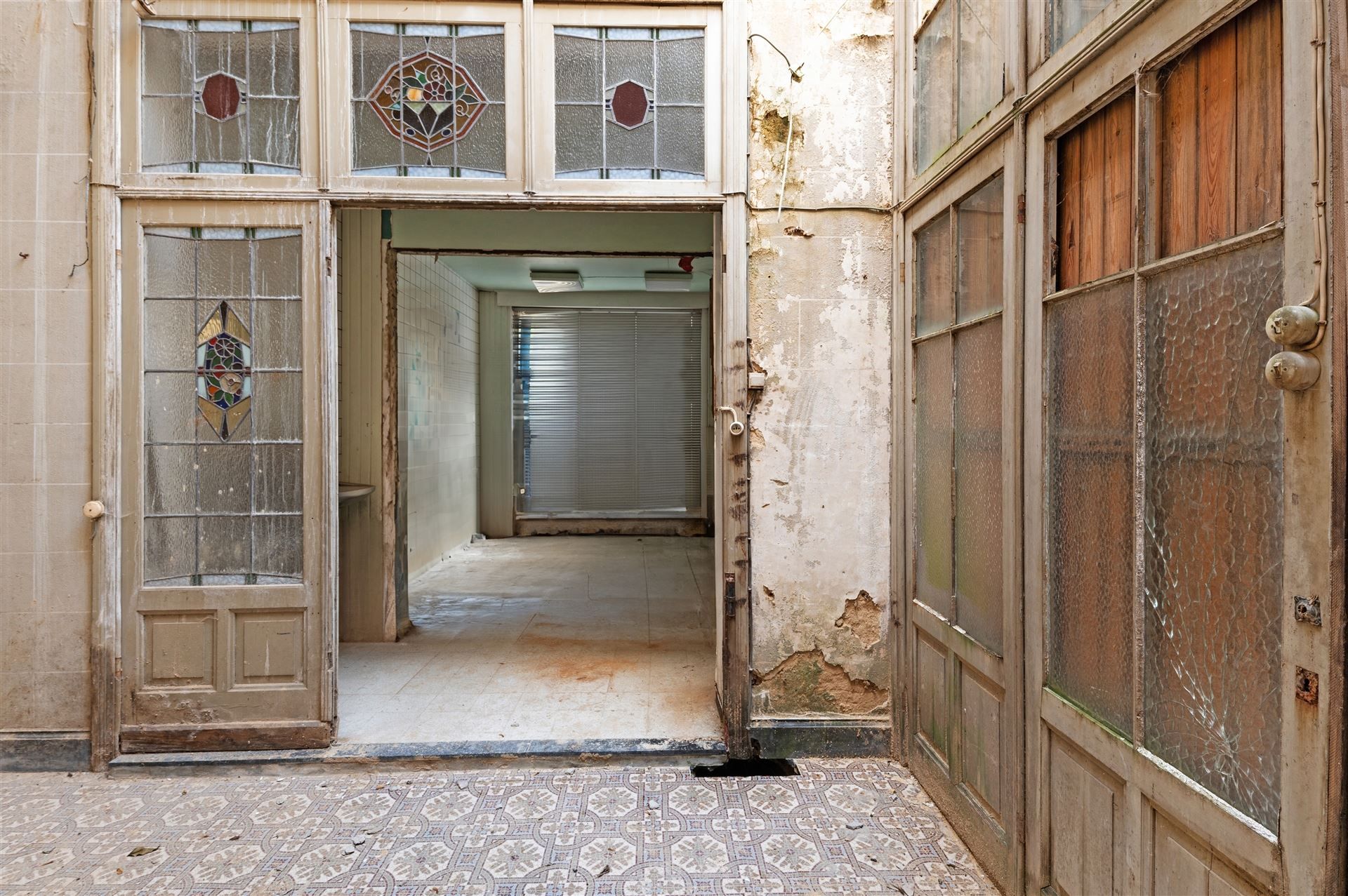 Te renoveren pand met handelsmogelijkheden in Oudenaarde foto 6