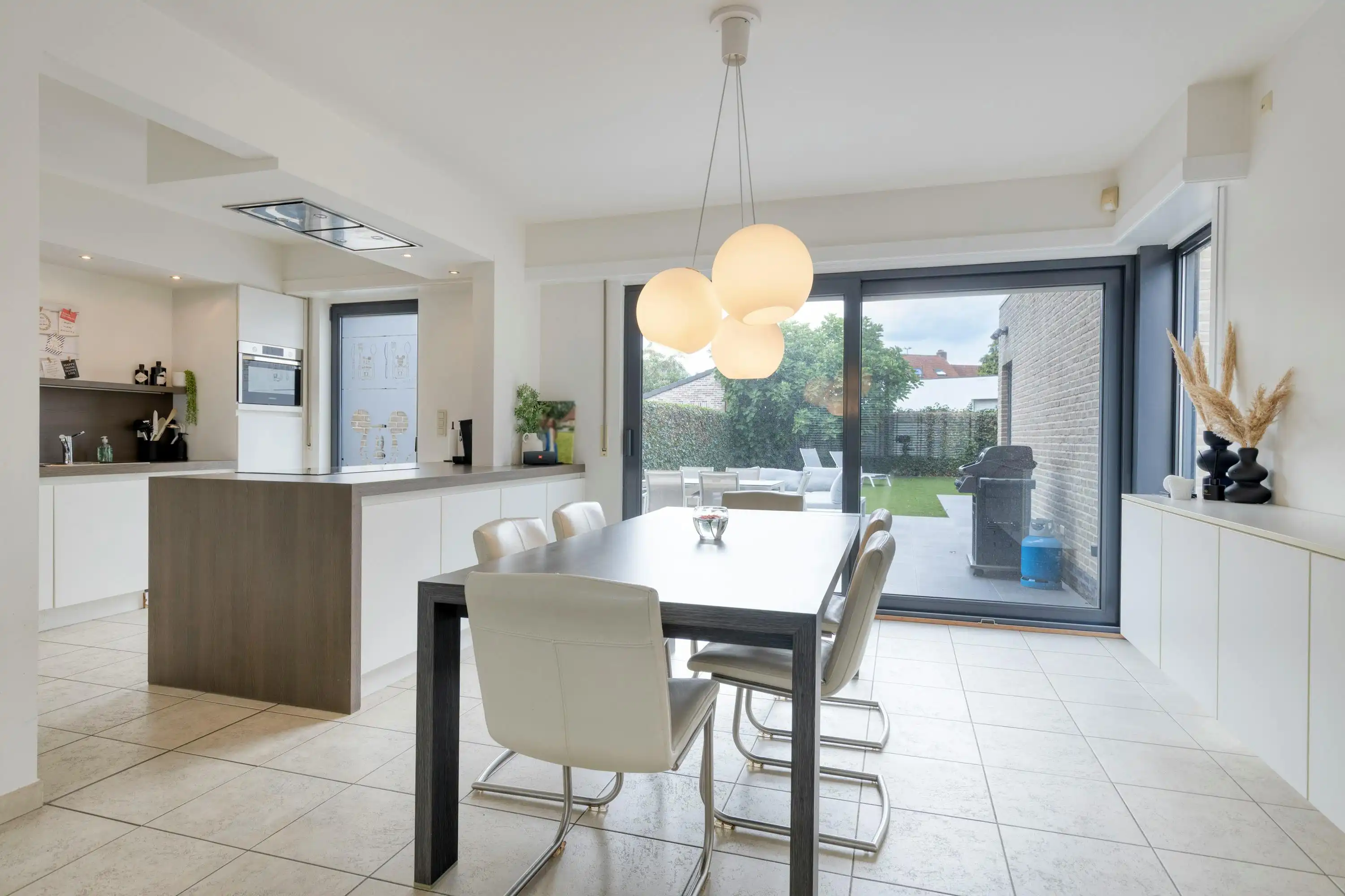 Charmant huis (EPC B) met tuin en 4 slaapkamers te Wijnegem! foto 5