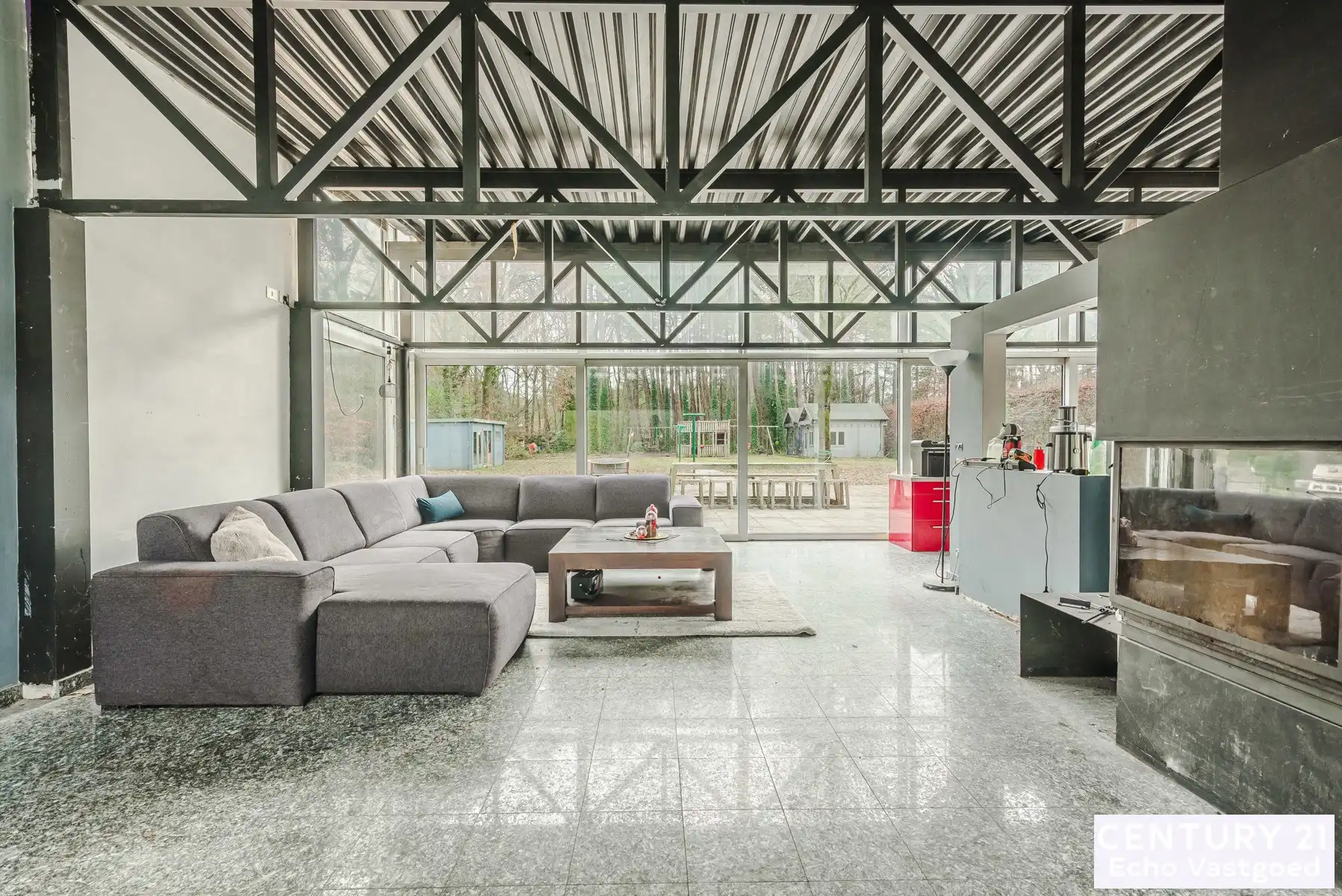 Unieke te renoveren villa in villawijk “De Lint” foto 14