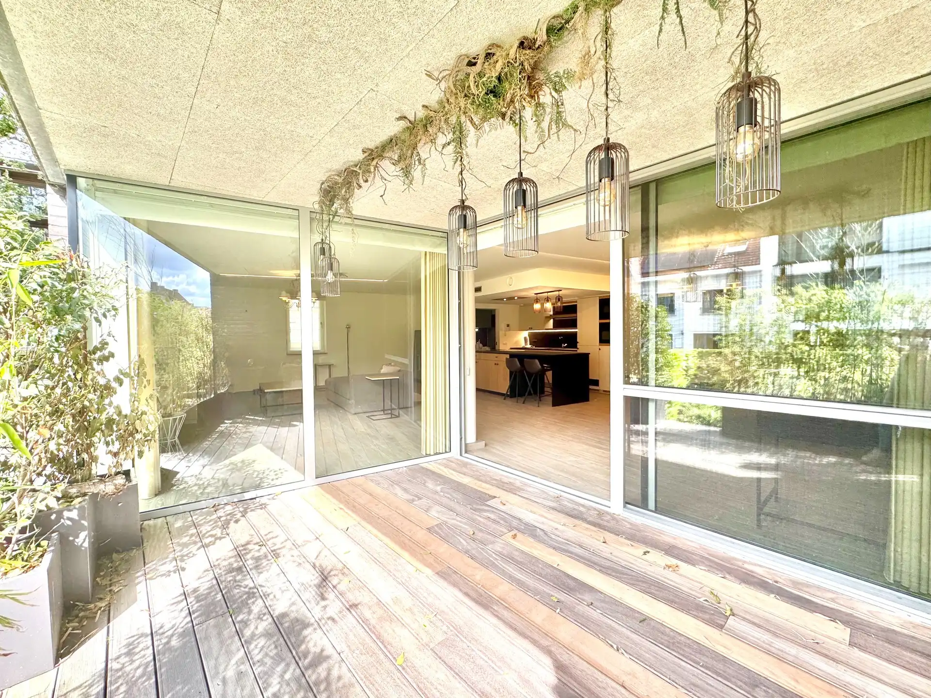 RUIM APPARTEMENT | OVERDEKTE AUTOSTAANPLAATS |TUIN | TERRAS | 130 M² foto 3