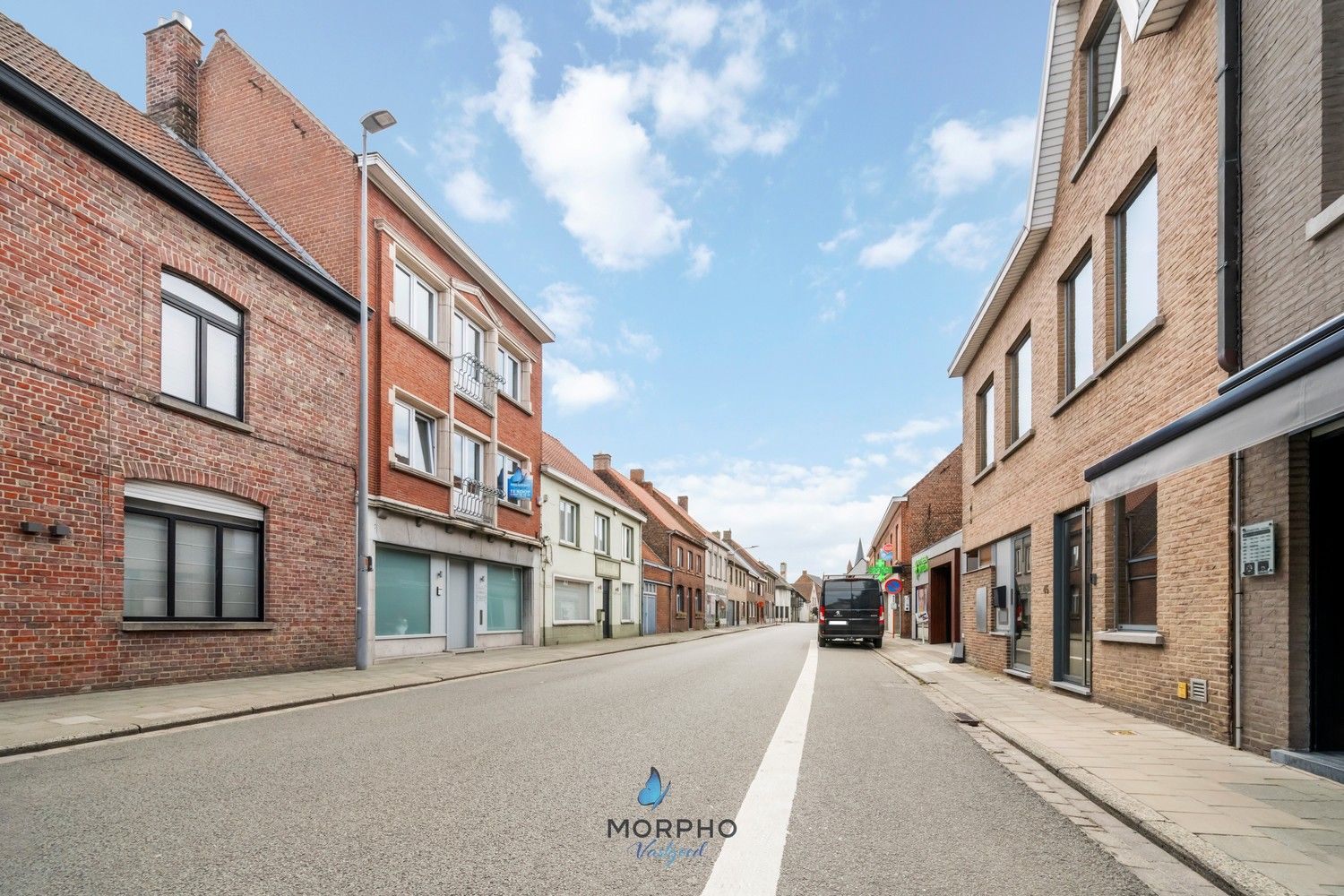 Te Koop: Stijlvol en lichtrijk herenhuis met 5 kamers, zonnige tuin en meerdere parkeerplaatsen in hartje Ruddervoorde foto 3