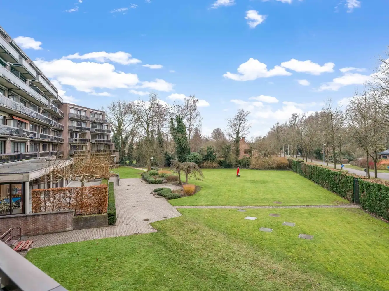 Nette serviceflat op 1e verd. met terras foto 9