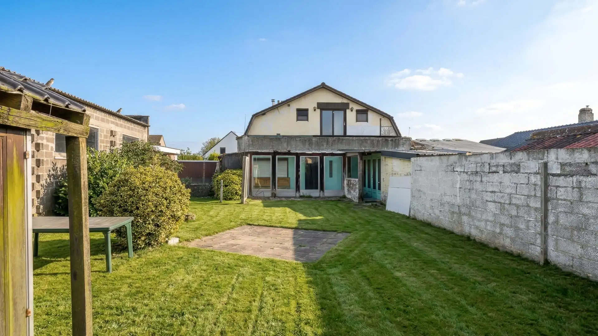 Te renoveren woning rustig gelegen in Maldegem foto 4