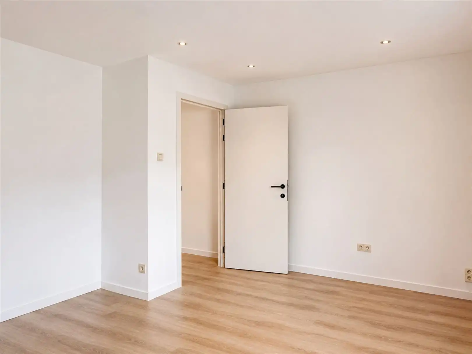 Eigentijdse woning, optimaal wooncomfort met eigentijdse look and feel. Heel energiezuinig dankzij grondige totaalrenovatie. foto 17