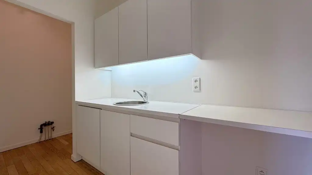 Instapklaar kantoor te huur nabij N12 in Schilde foto 6