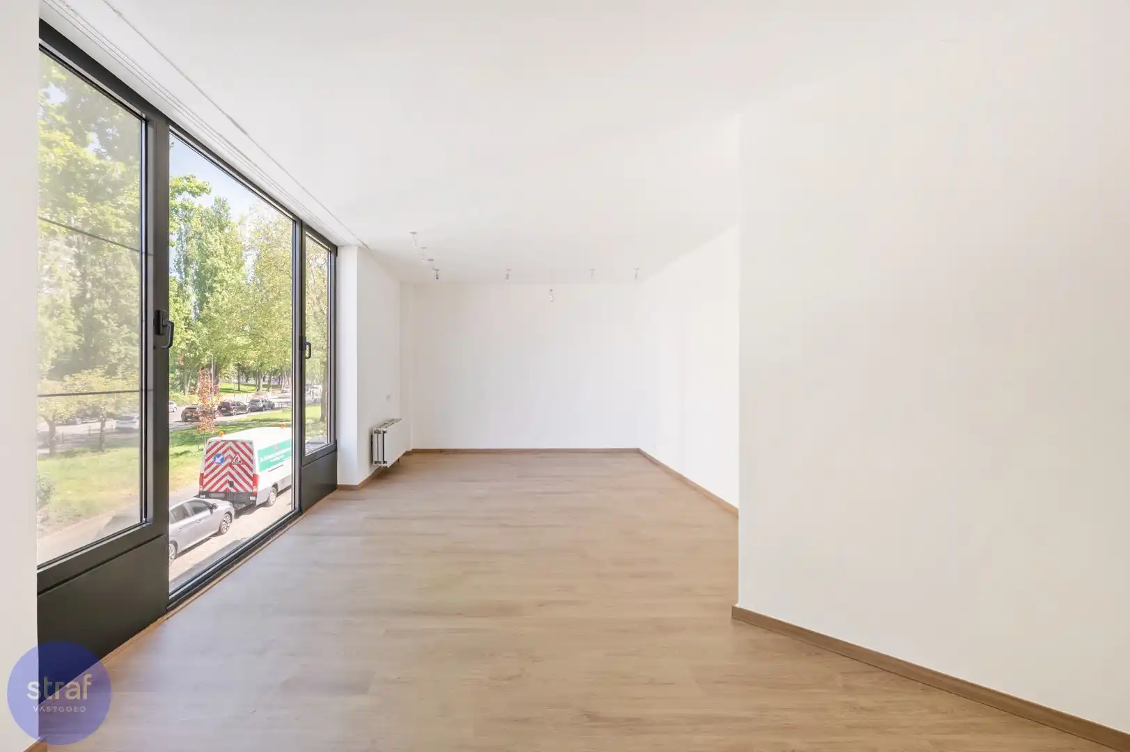 Ruim (en ook groot) huis op Linkeroever&nbsp;met praktijkruimte/ studio foto 13