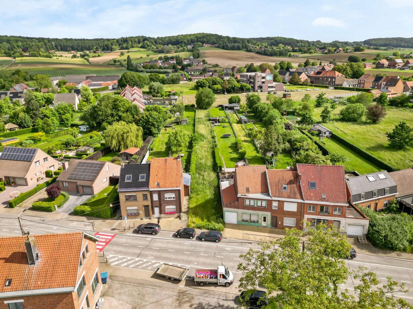 Bouwgrond te Amougies met zicht op de Kluisberg / Terrain à bâtir à Amougies avec vue sur le Mont de l’Enclus foto {{pictureIndex}}