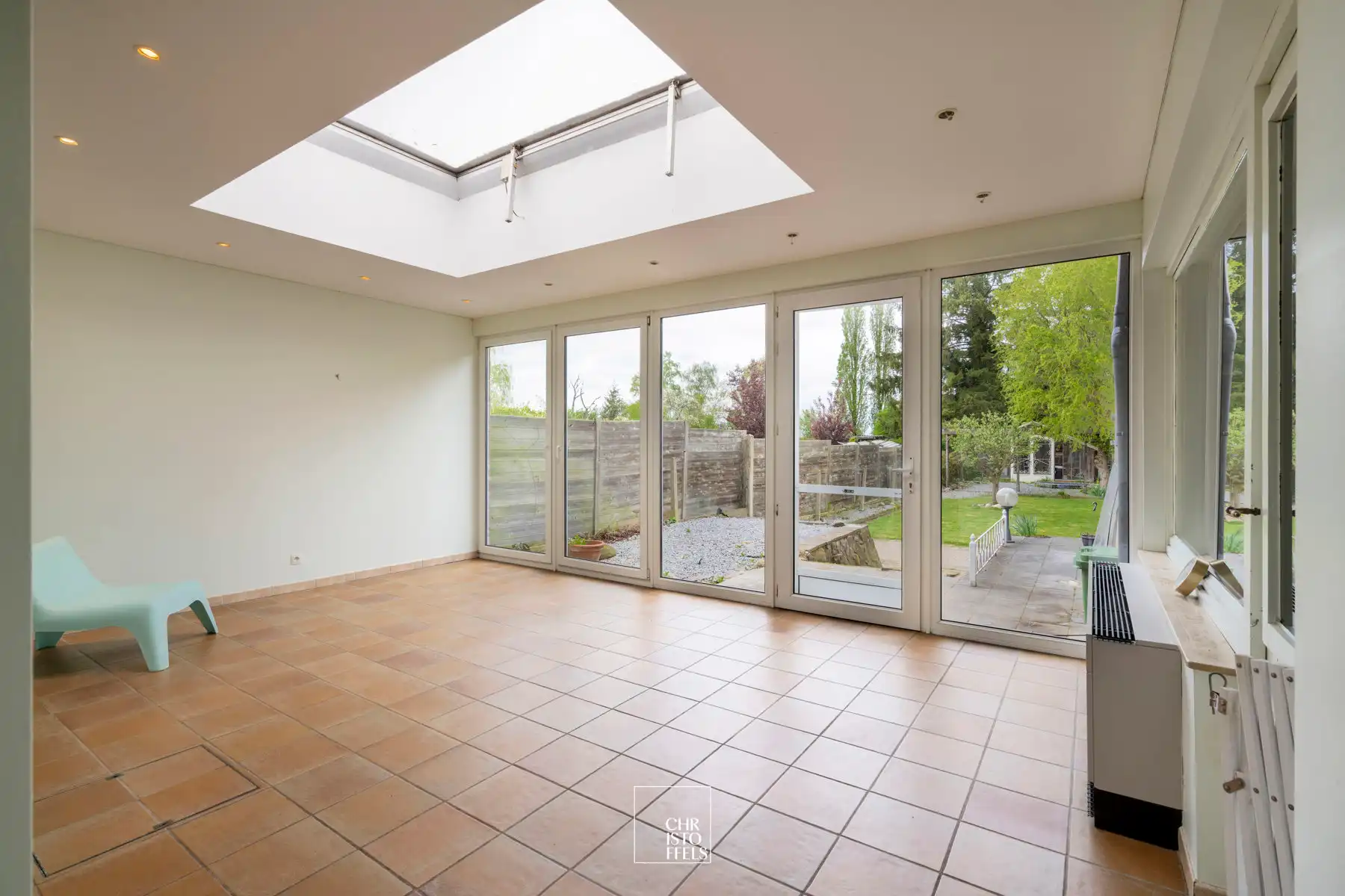 Ruime woning (199 m²) met tuin en tal van renovatiemogelijkheden! foto 2
