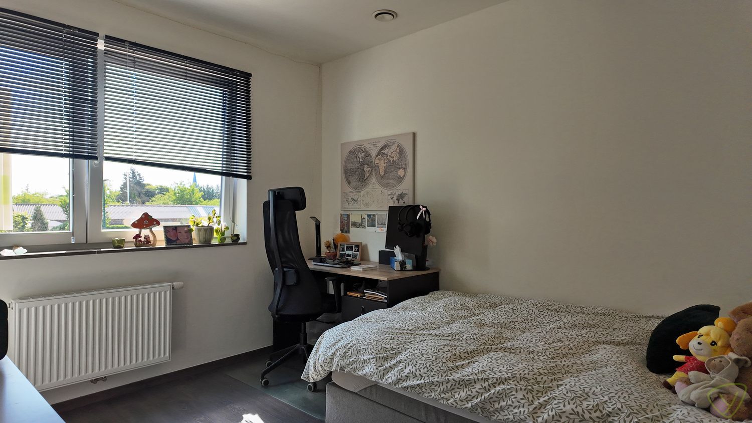 Modern wooncomfort in een rustige, residentiële omgeving te Eeklo! foto 13