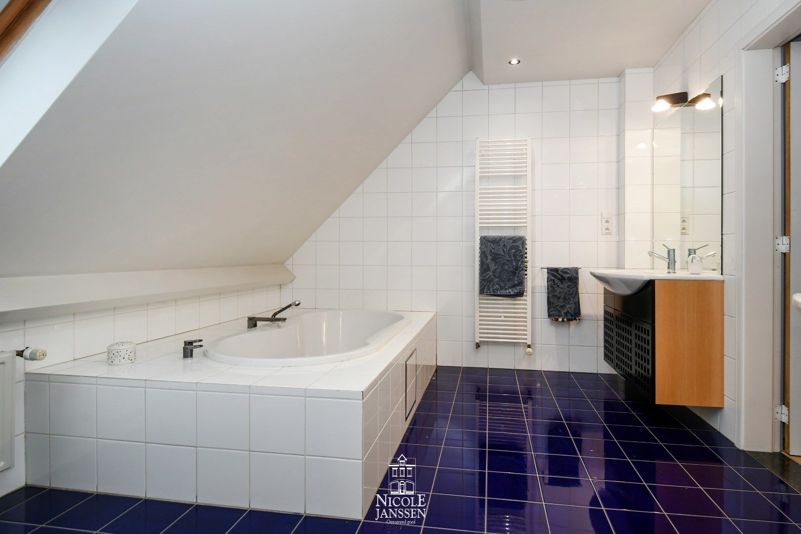 Ruime villa in landelijke stijl  foto 20