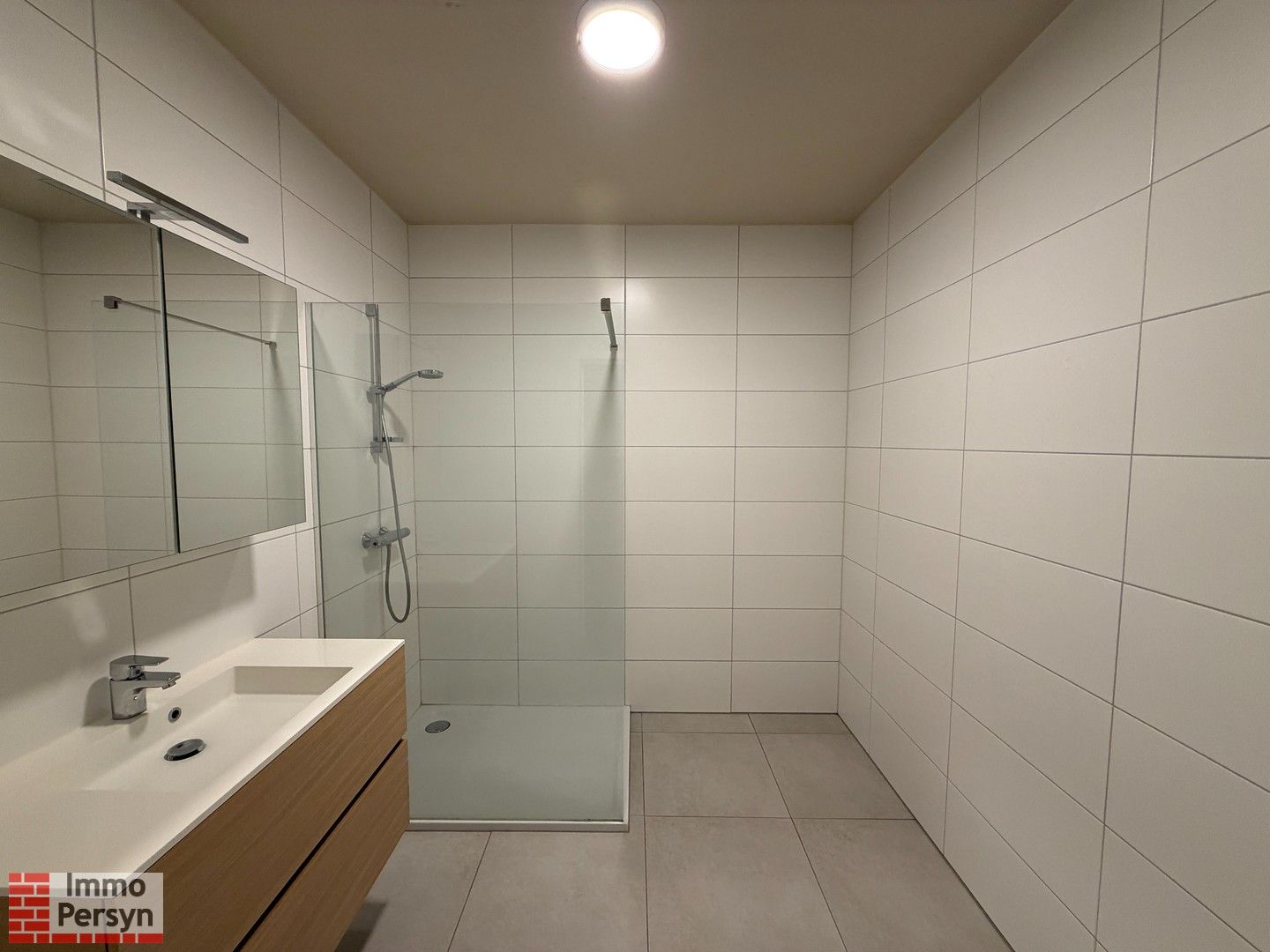 Gelijkvloers  3-slaapkamerappartement met terras foto 11