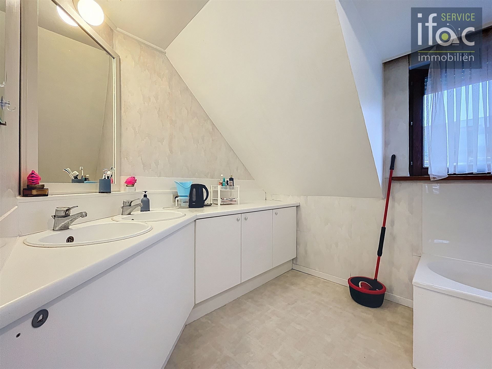 Rijwoning met tuin  foto 15
