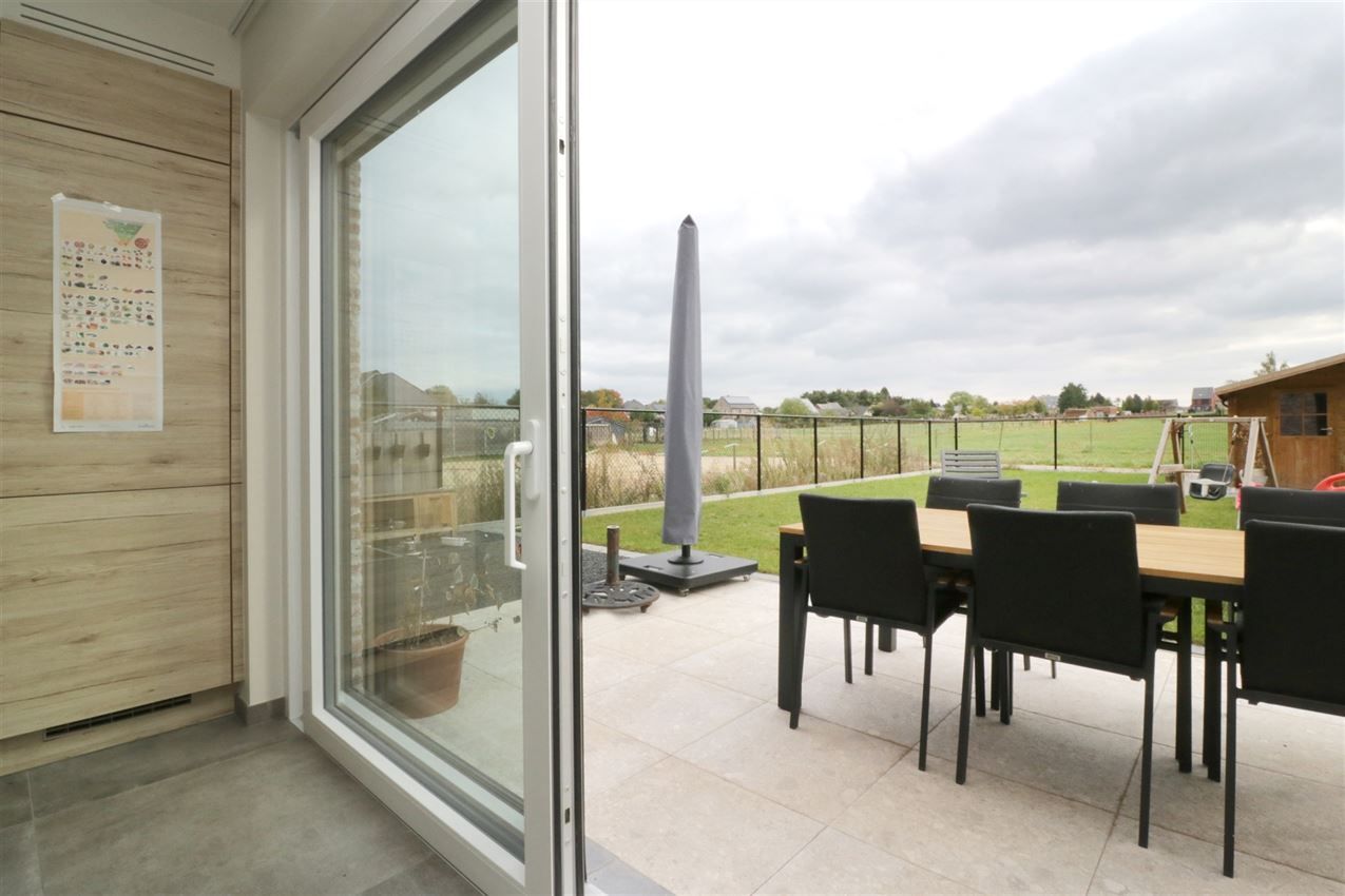 Prachtige nieuwbouwwoning met 4 slpk. met gusntige ligging foto 38