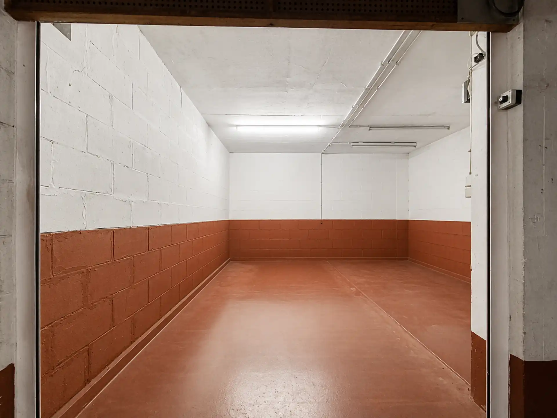 Box garage nr 5 in the kelder foto 3