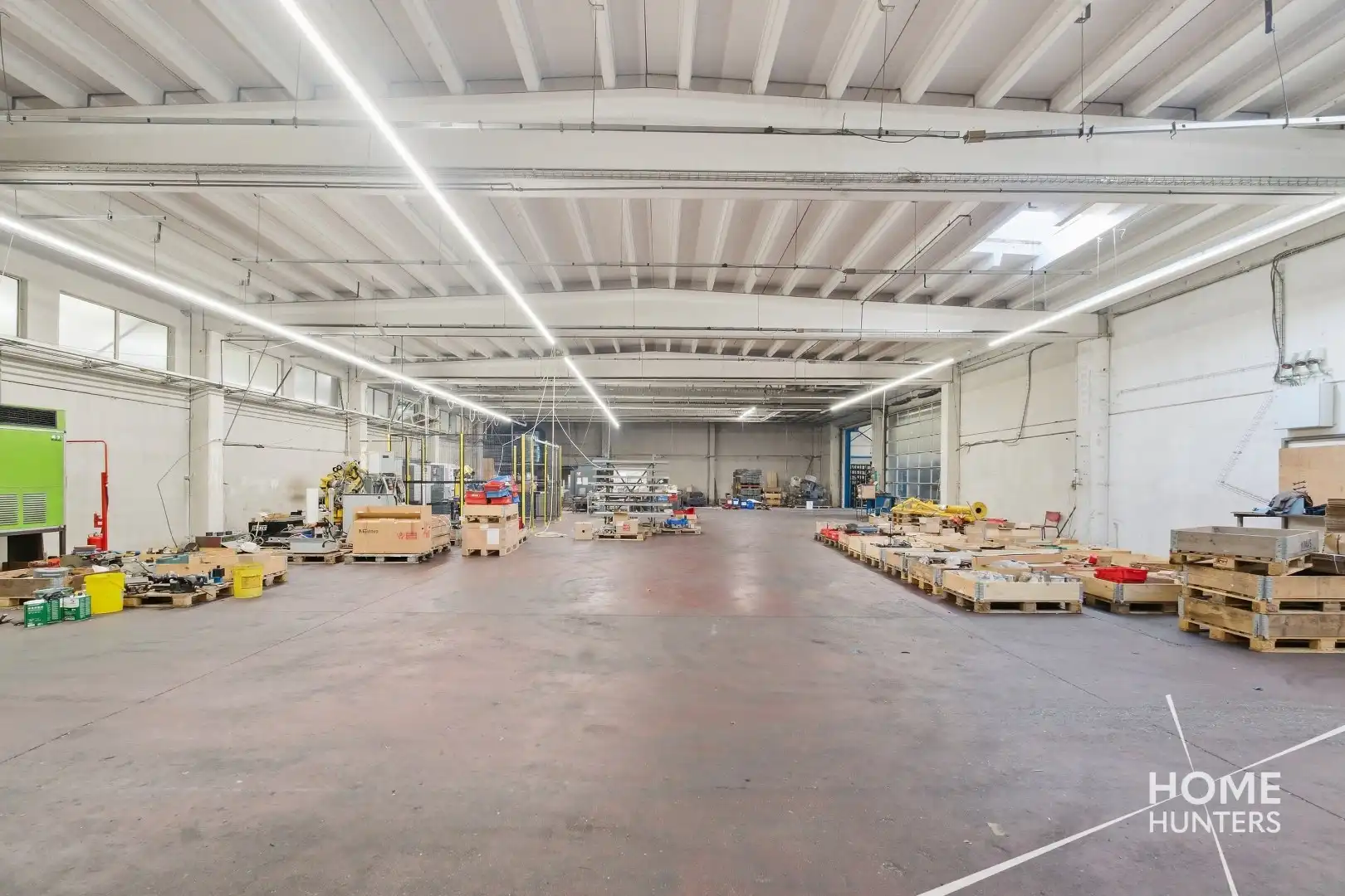 UITZONDERLIJK BEDRIJFSGEBOUW MET 2.268 M² LOODSRUIMTE EN 528 M² KANTOREN IN IEPER foto 19