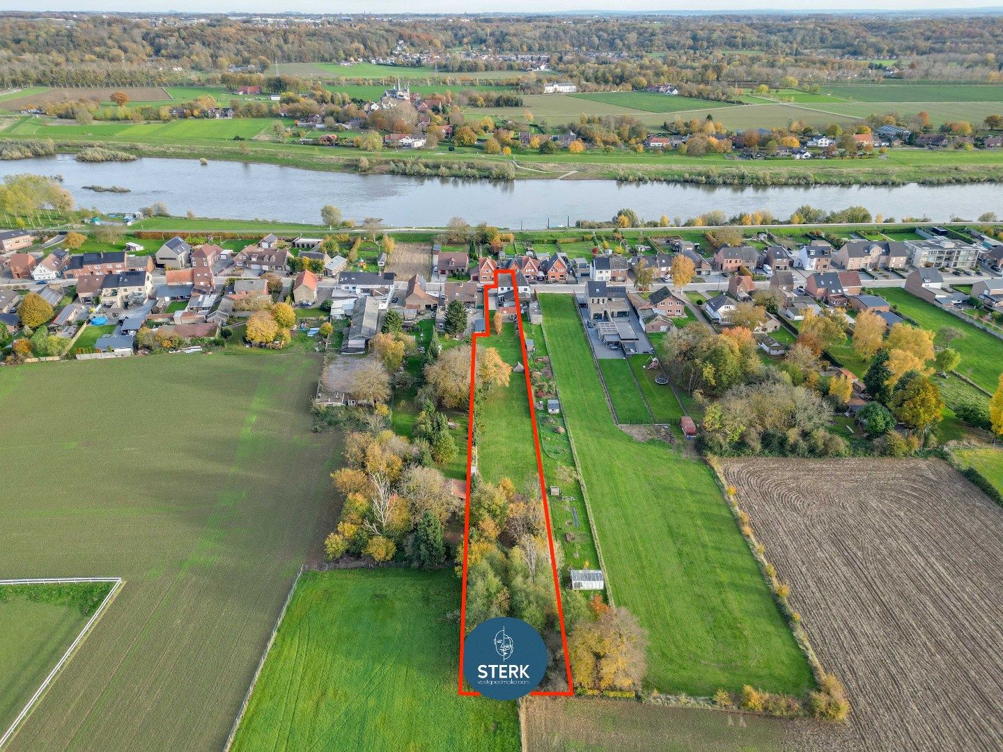 CHARMANTE GEZINSWONING OP EEN RIANT PERCEEL VAN CIRCA 31 ARE !  foto 4