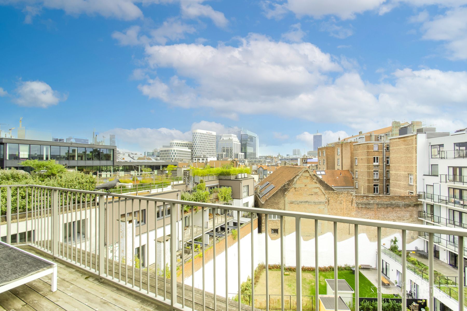 Gemeubeld app.2 SLPK met TERRAS - Centraal Brussel foto 5