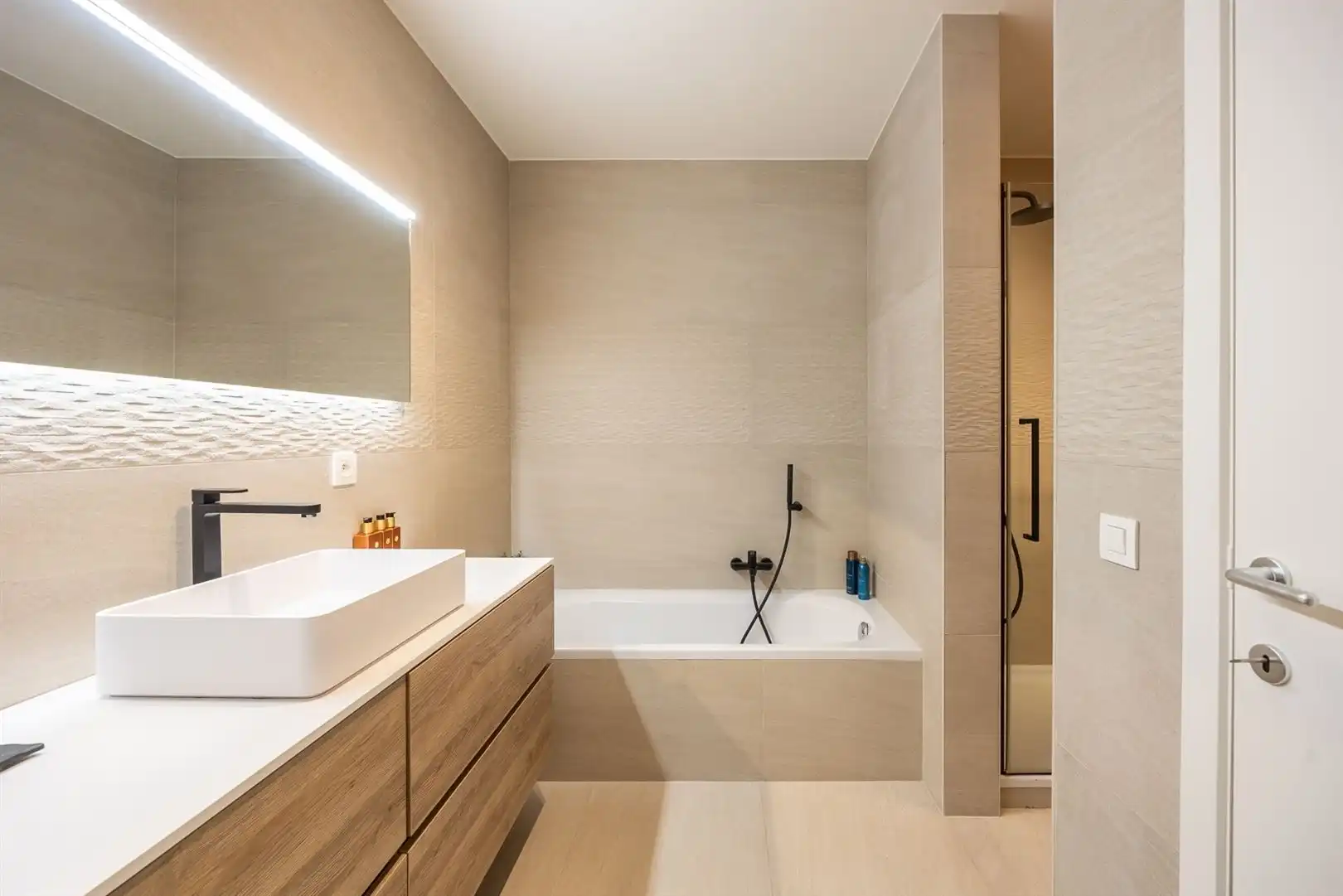 Prachtig appartement met lift, garage nabij 't MAS te Antwerpen  foto 9