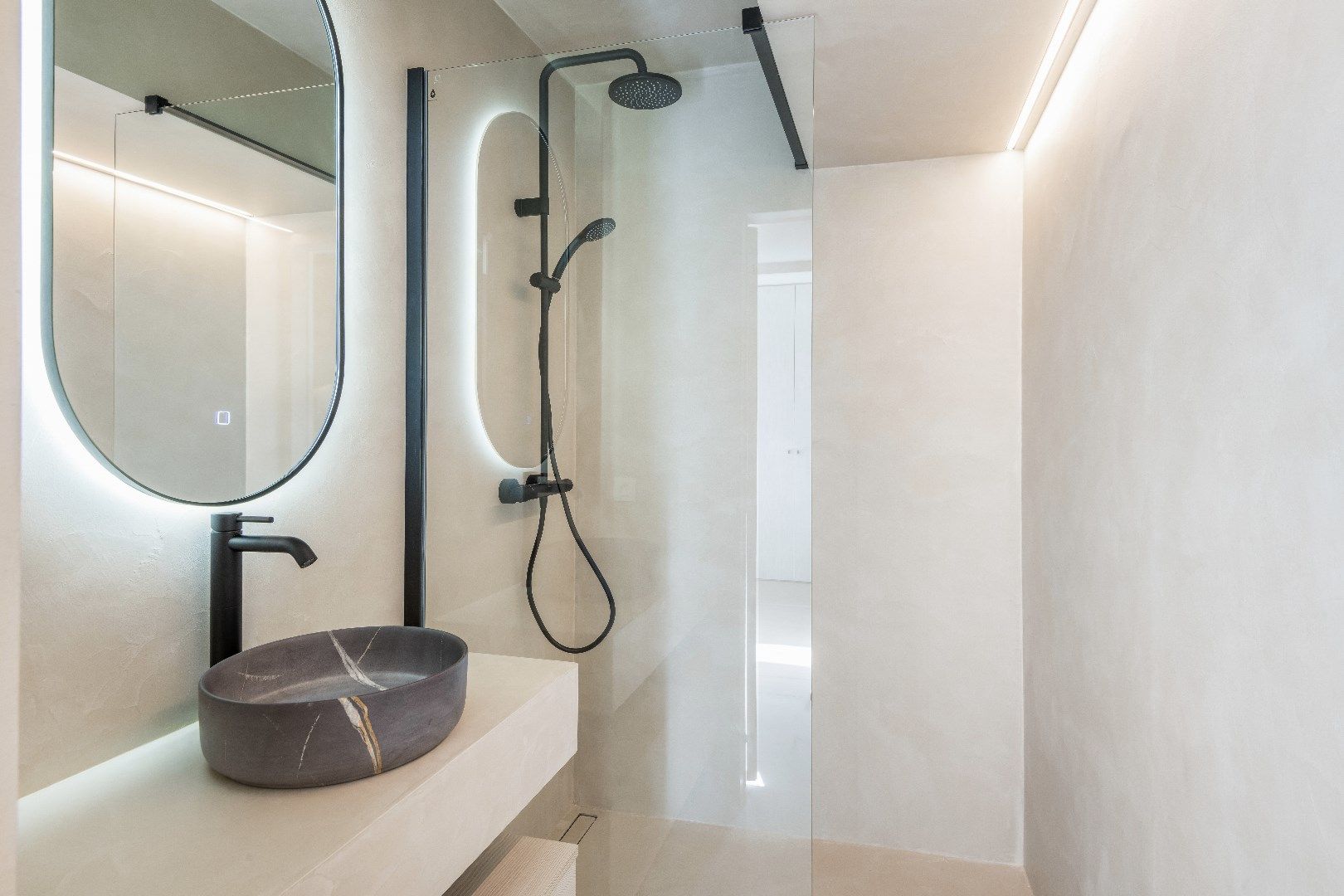  Prachtig, luxueus gerenoveerd appartement vlakbij strand en het Lichttorenplein.  foto 16