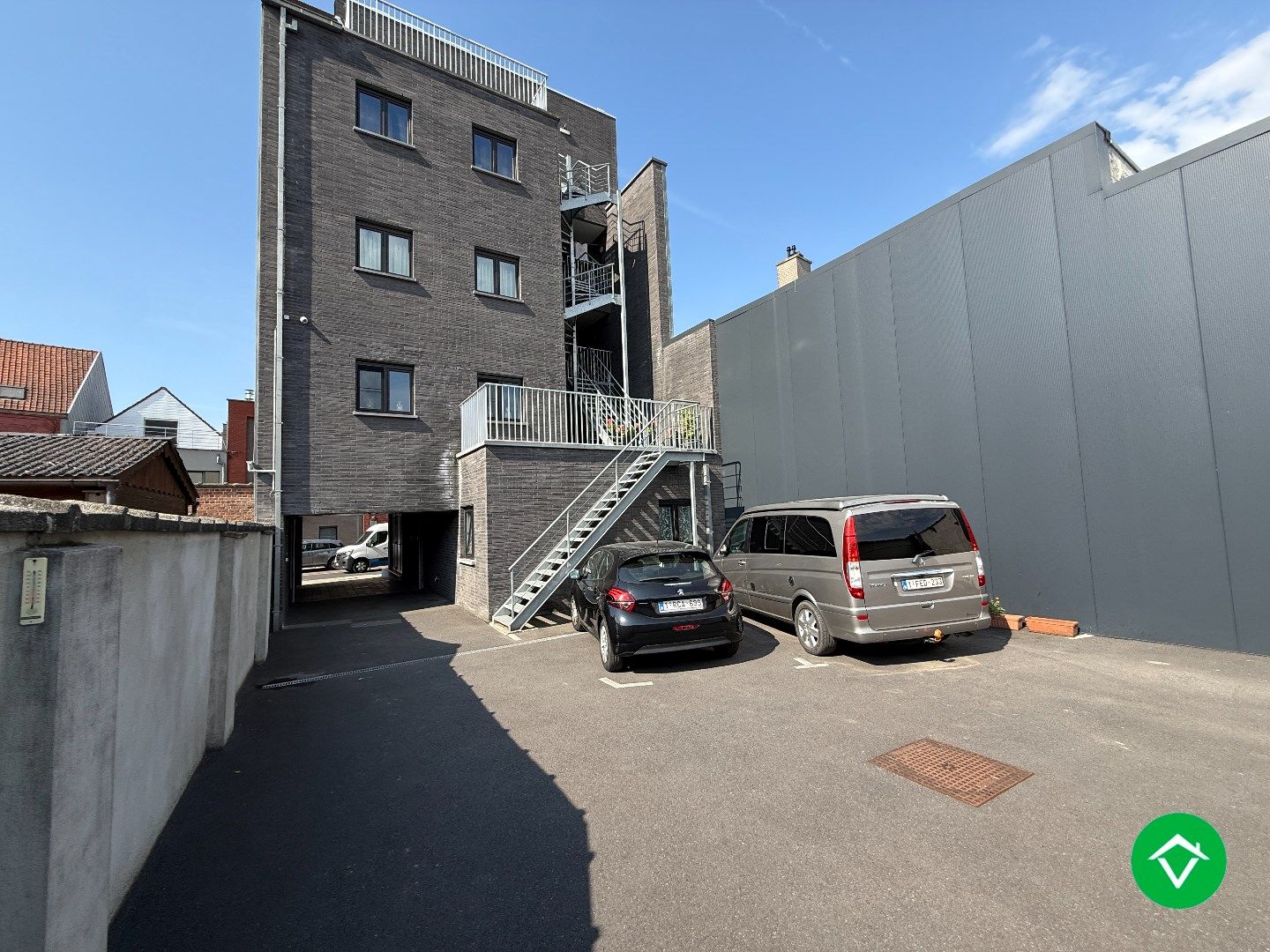 Prachtig dakappartement met twee slaapkamers, garage en twee terrassen met fenomenaal uitzicht te Roeselare foto 23