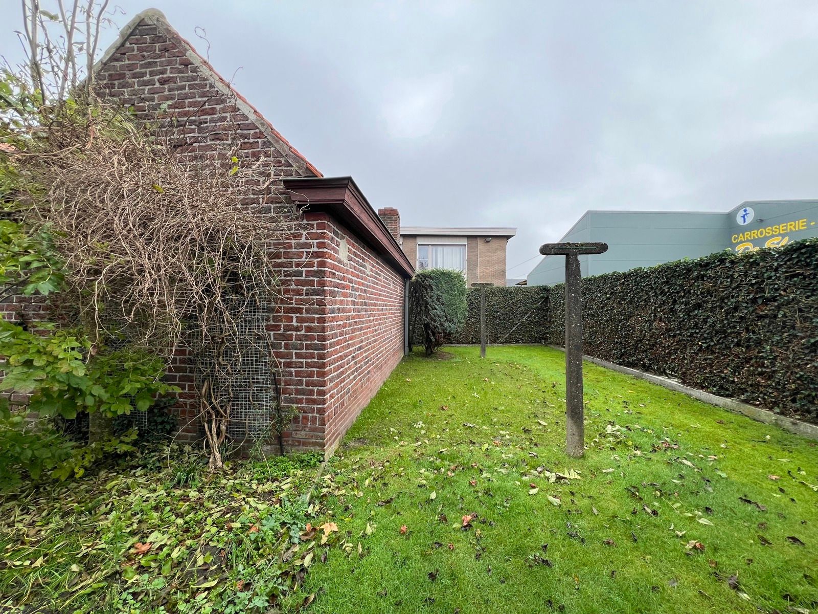 Vrijstaande woning met drie slaapkamers, tuin en garage foto 26