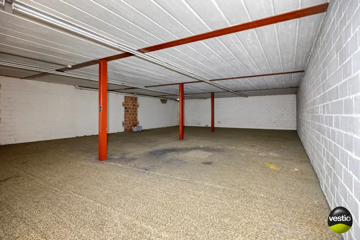 HANDELSPAND MET WOONST TE HOESELT NABIJ CENTRUM EN E313. foto 11