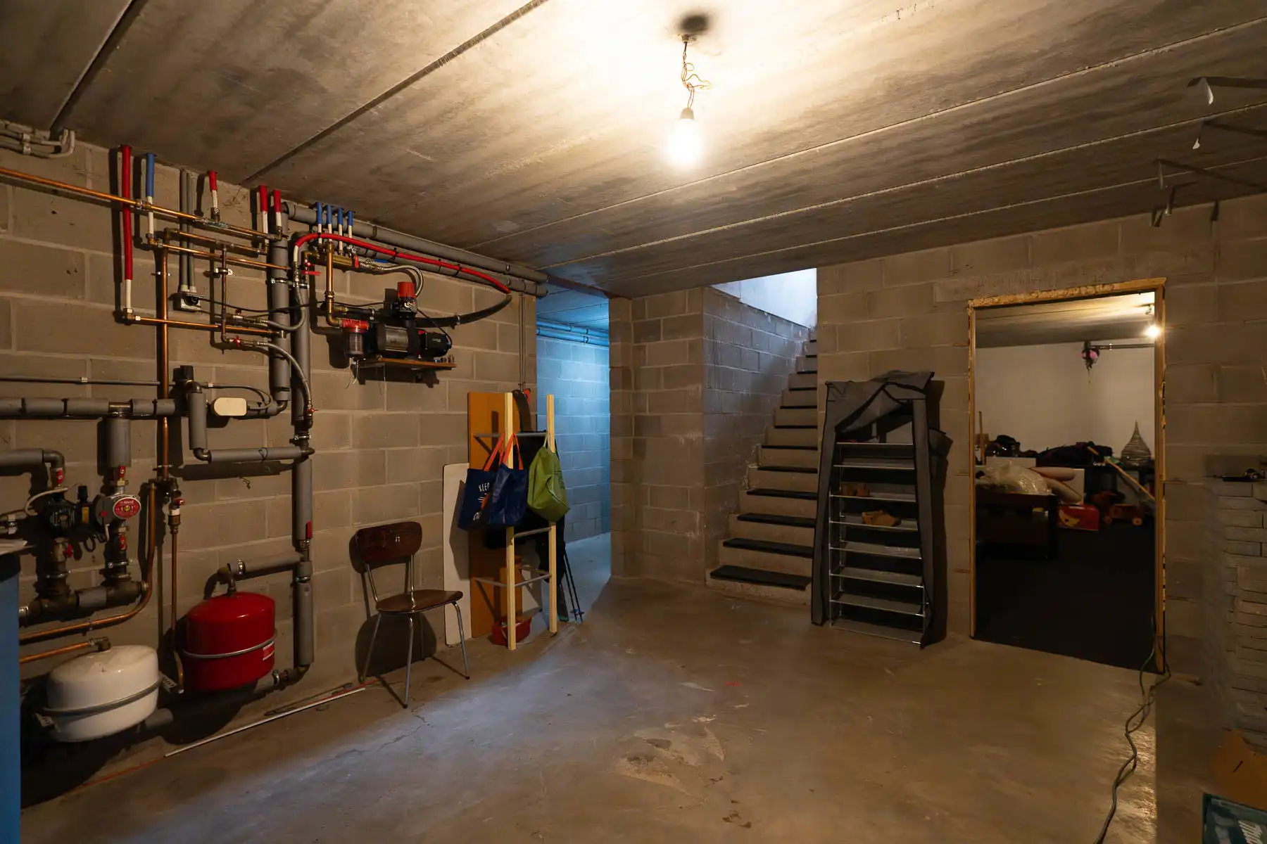 Ruime en moderne open bebouwing met prachtige tuin foto 29