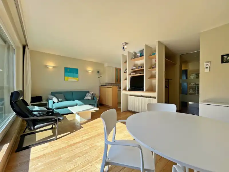 RUSTIG APPARTEMENT MET GROOT ZONNIG TERRAS foto 16